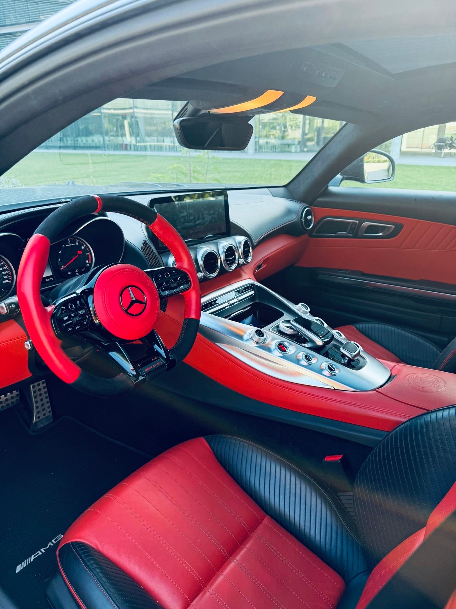 MERCEDES-BENZ AMG GTS-image-2