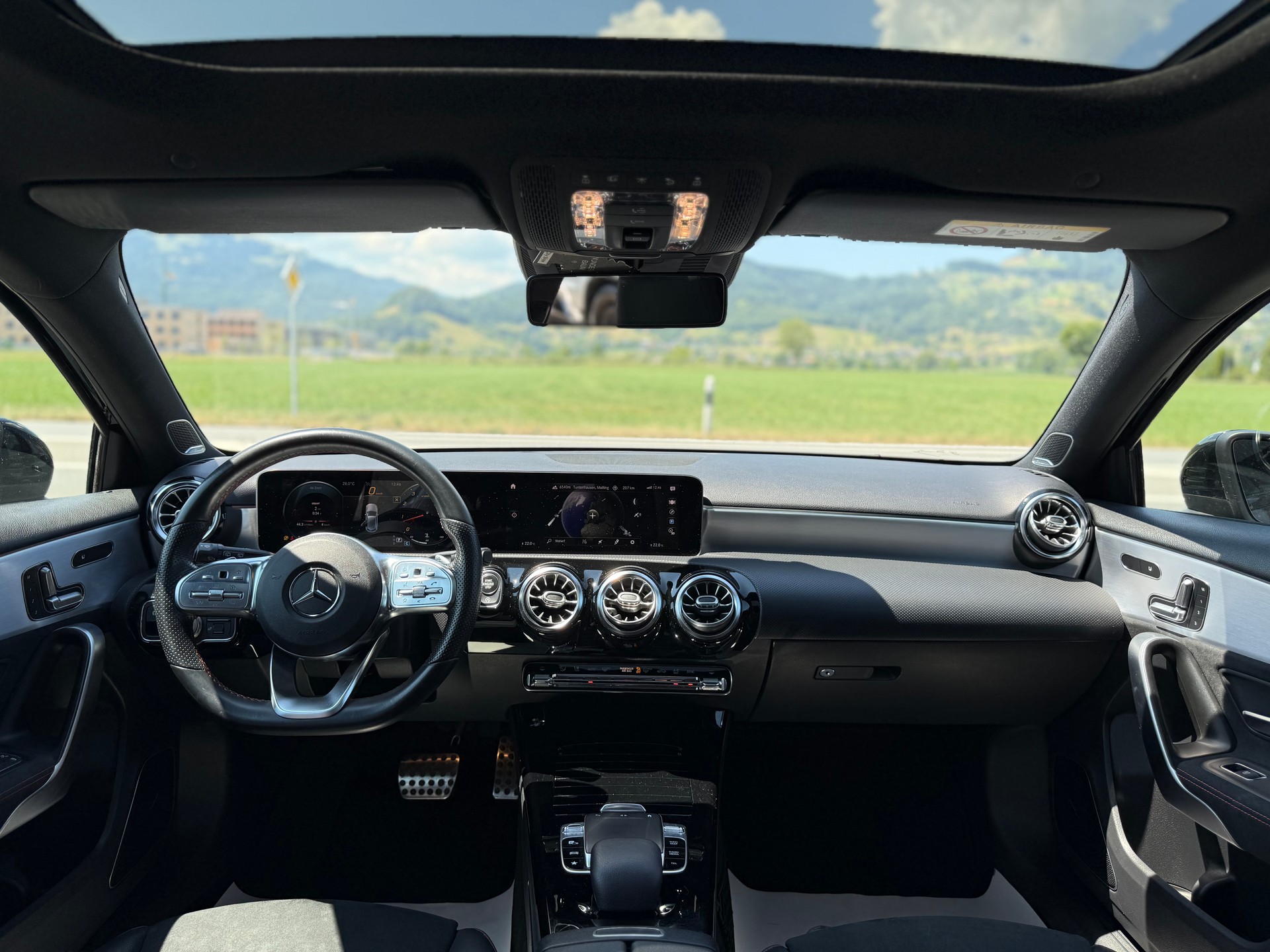 MERCEDES-BENZ A 250 AMG Line 7G-DCT-image-9