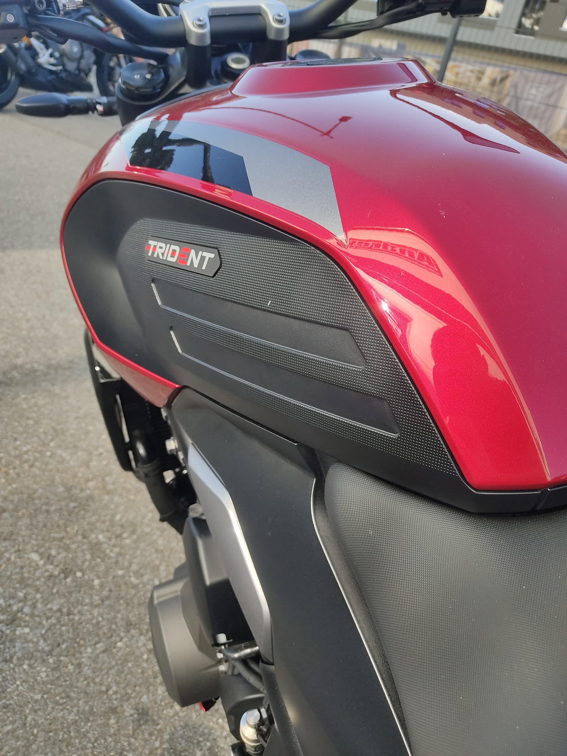 TRIUMPH Trident 800-image-6