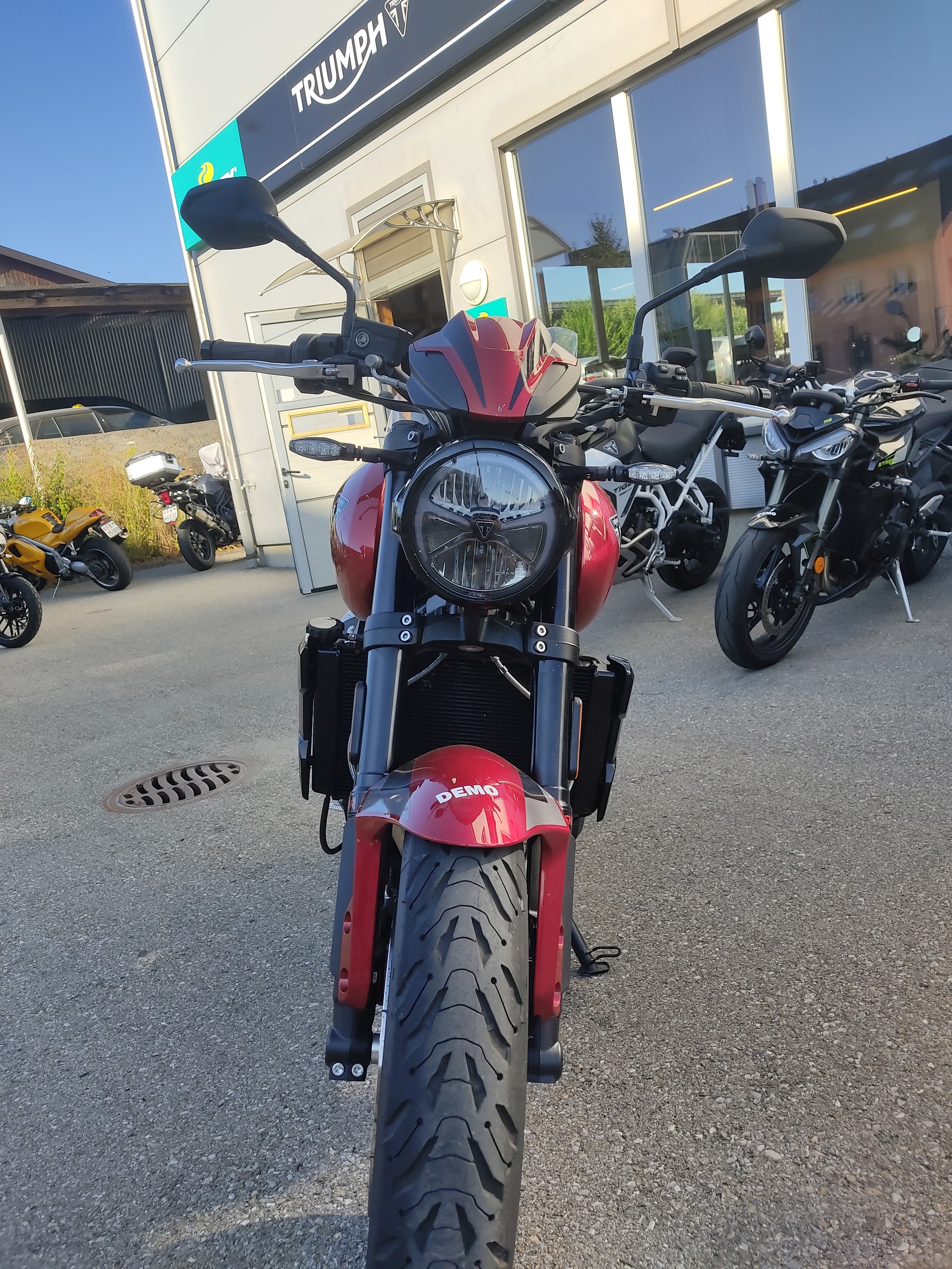 TRIUMPH Trident 800-image-3