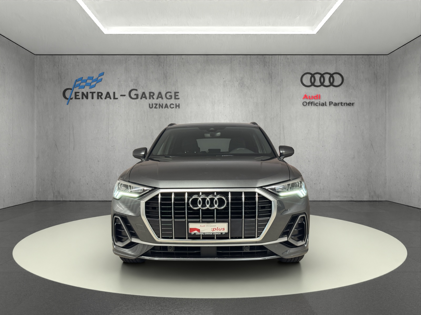 AUDI Q3 35 TFSI S line Attraction S-tronic-showroom-element-1