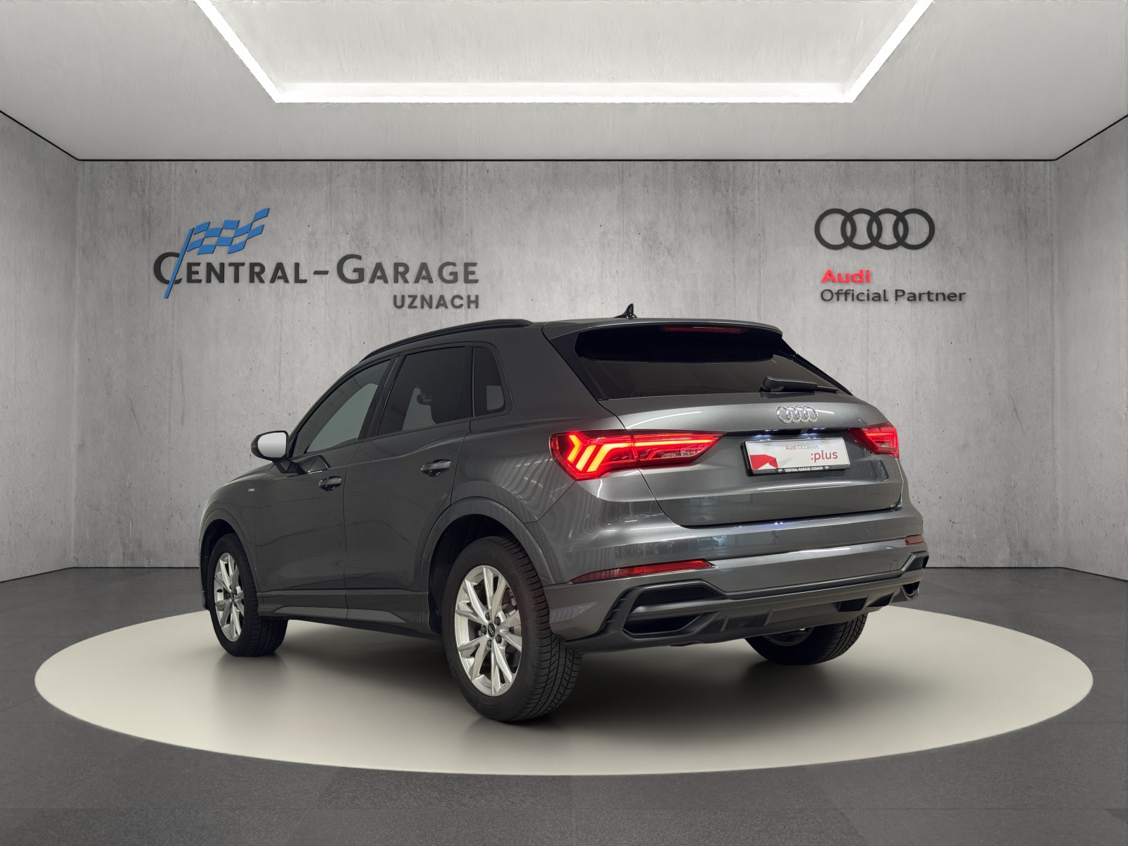 AUDI Q3 35 TFSI S line Attraction S-tronic-showroom-element-2