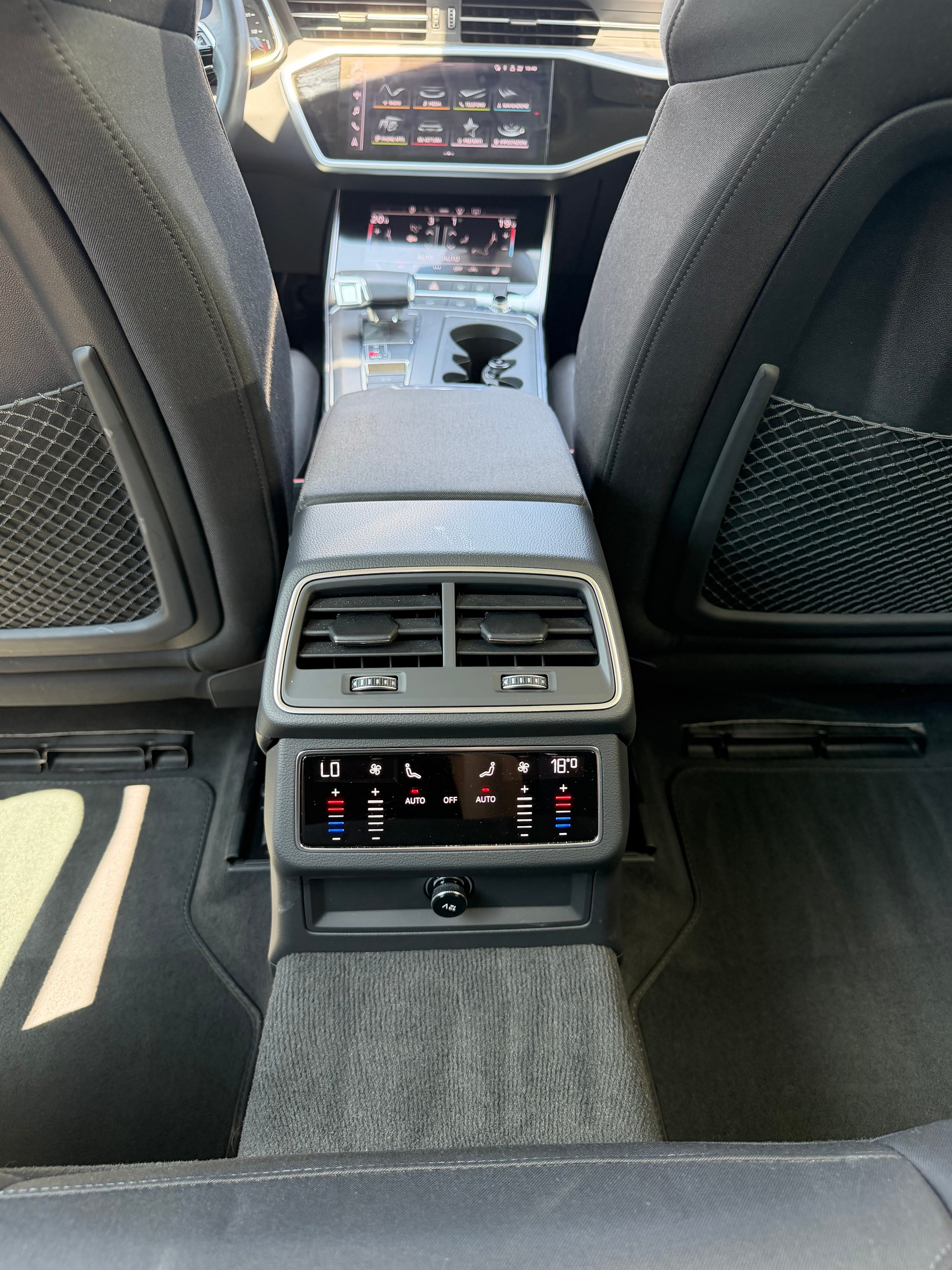 AUDI A6 Avant 40 TDI Sport Attraction quattro S-tronic-image-14