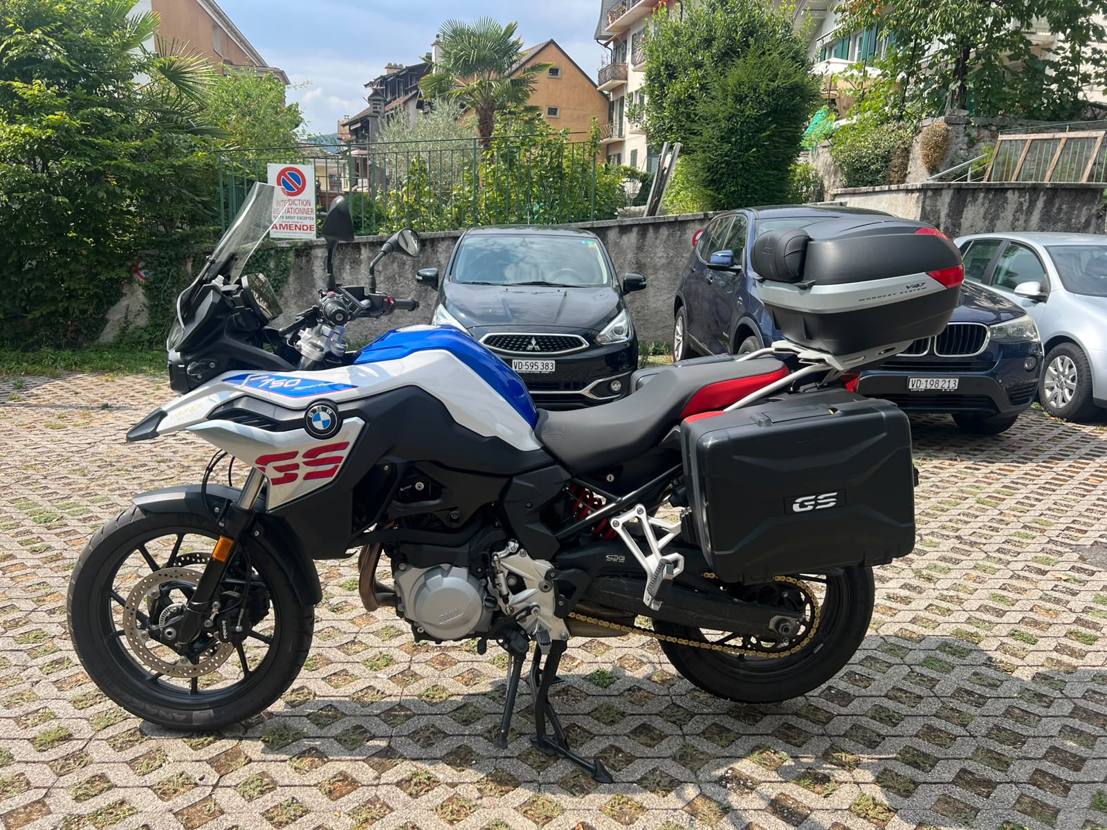 BMW F 750 GS ABS (35kw) Swiss edition-image-1