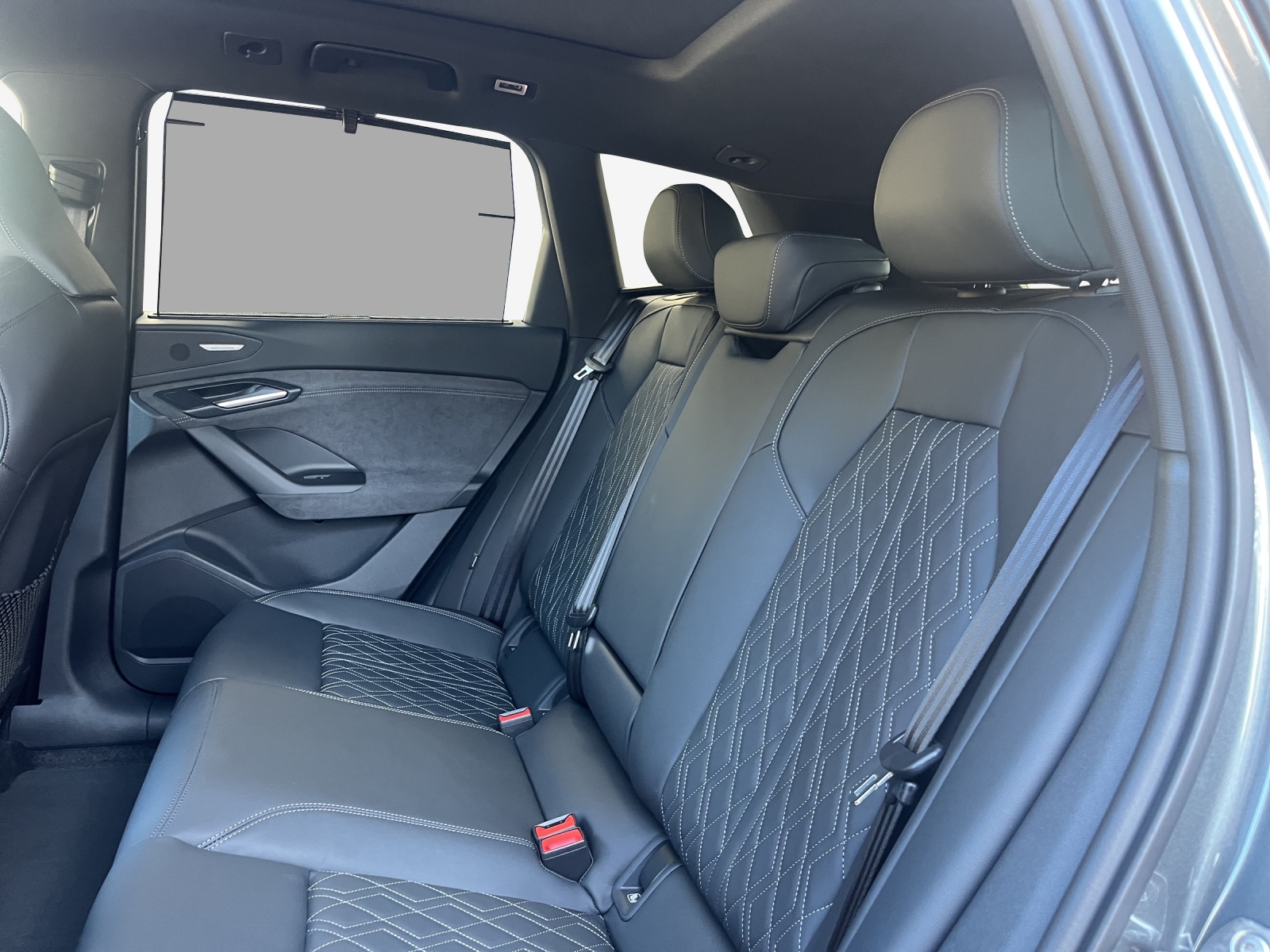 AUDI Q6 e-tron quattro-image-11