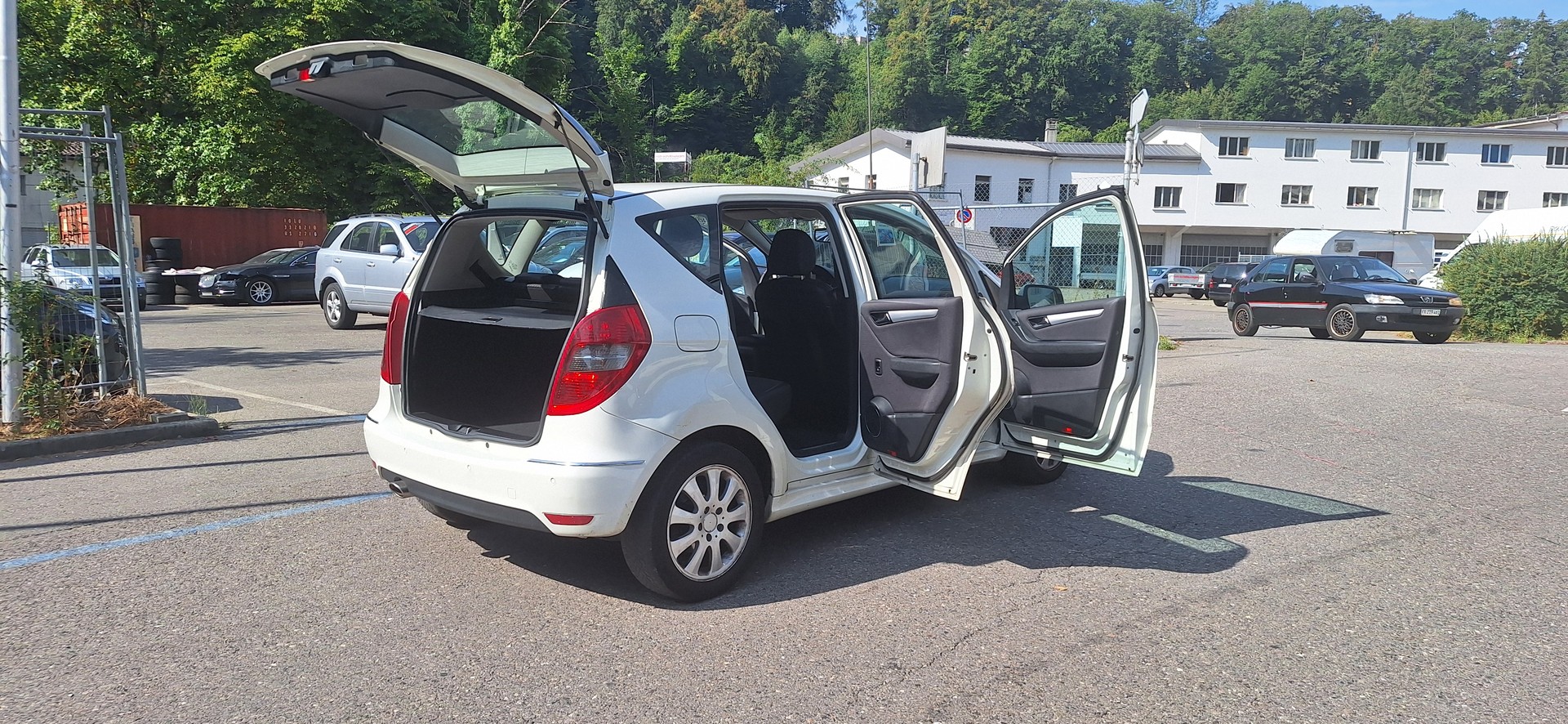 MERCEDES-BENZ A 180 CDI Avantgarde-image-18