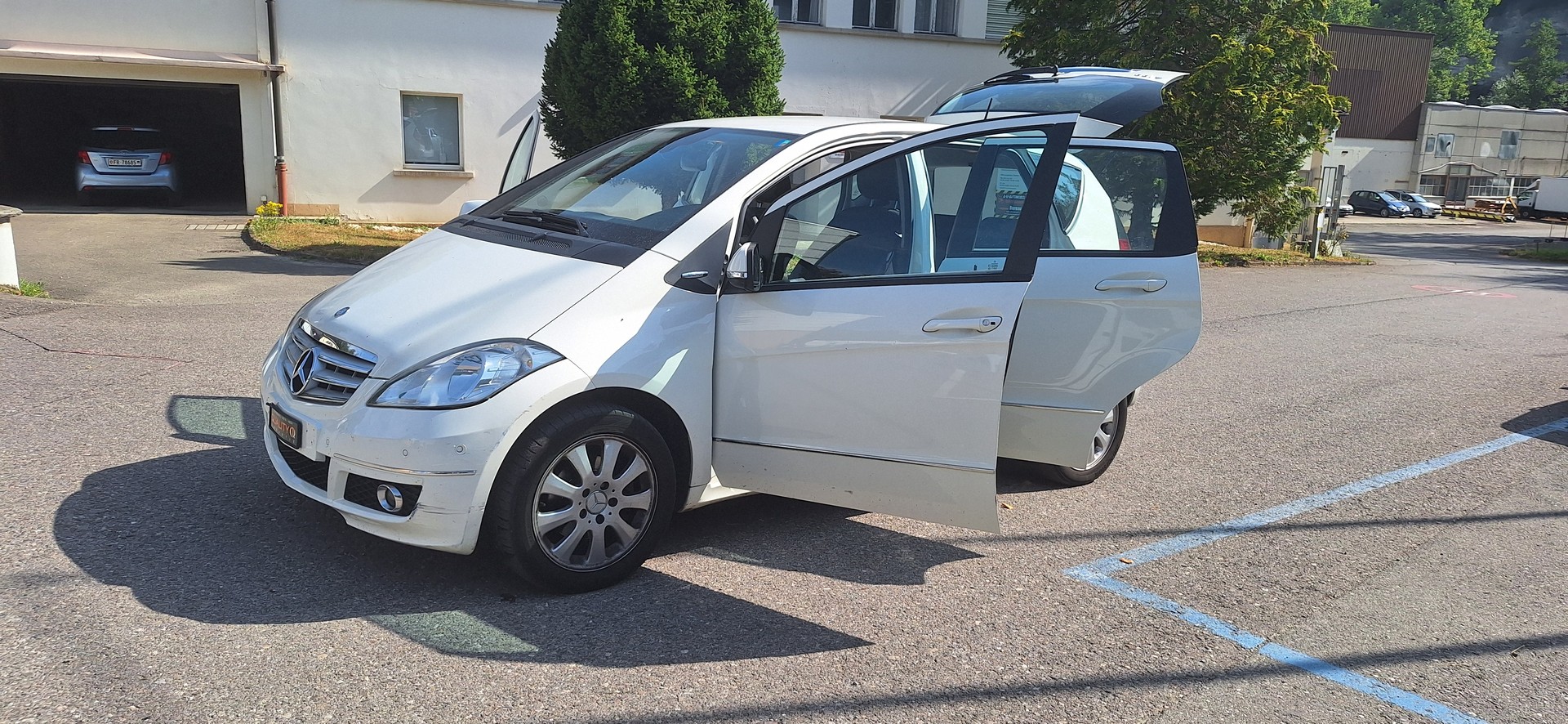 MERCEDES-BENZ A 180 CDI Avantgarde-image-14