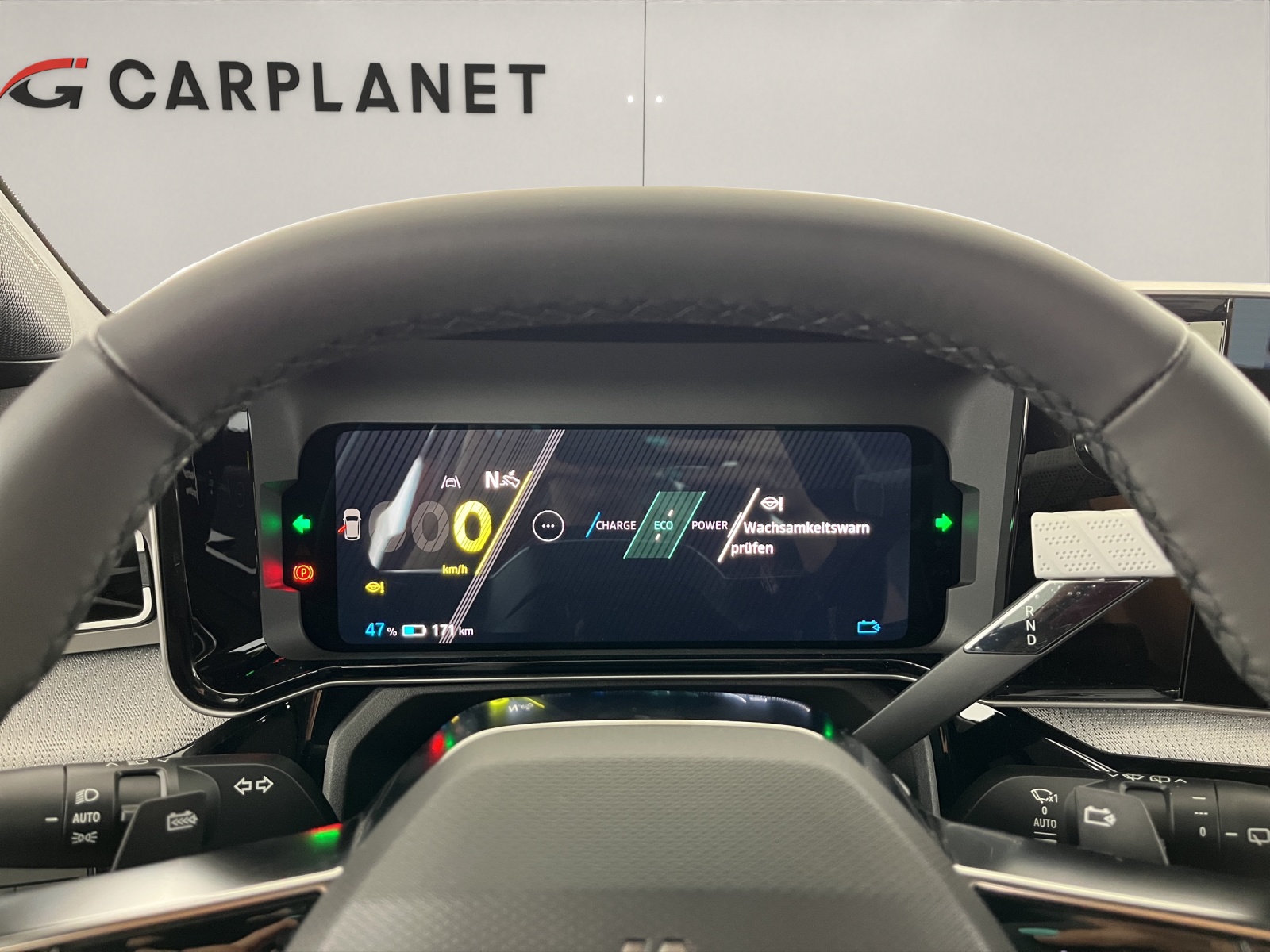 RENAULT R5 E-Tech Comfort Range Roland Garros-image-10