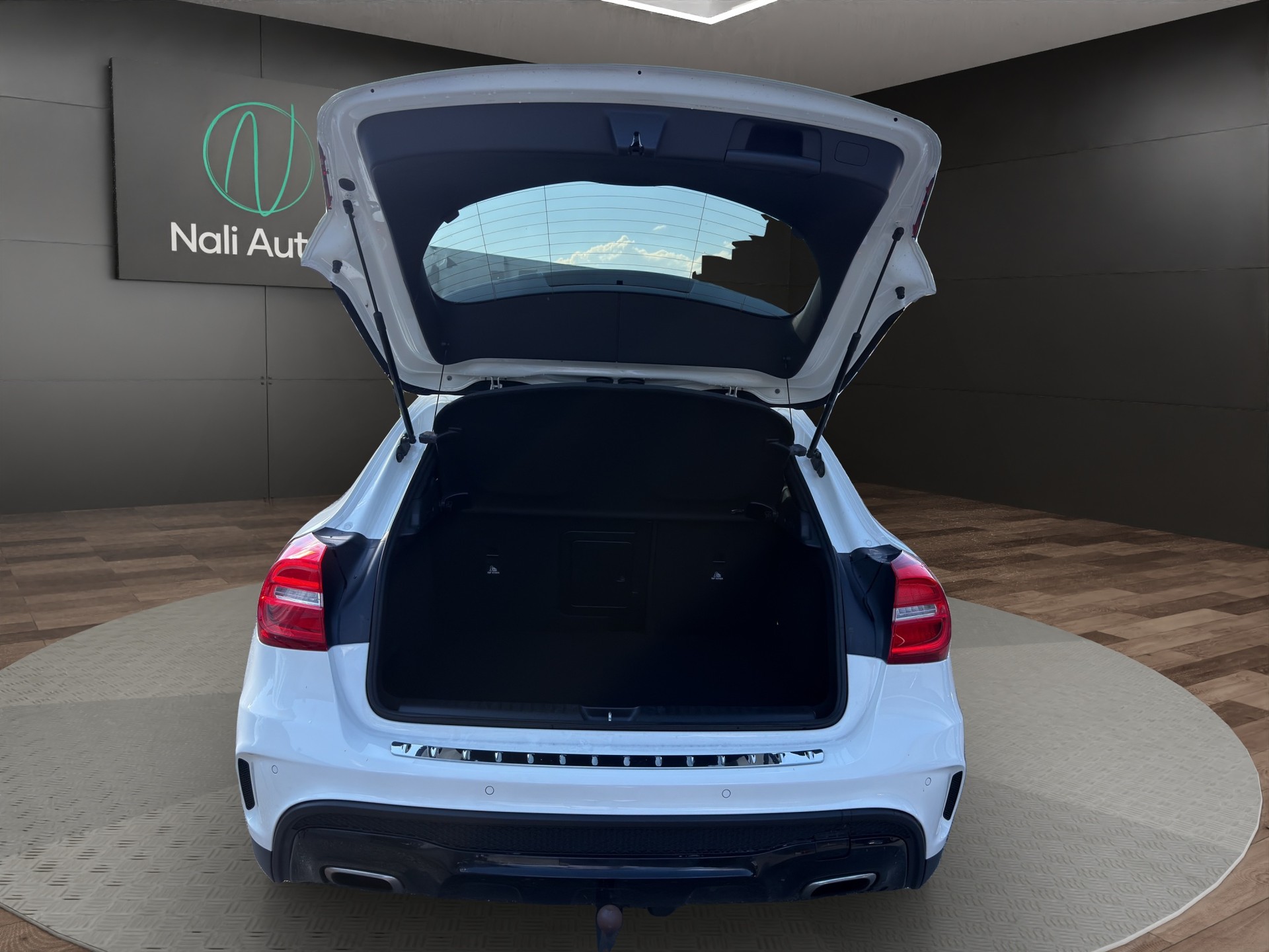 MERCEDES-BENZ GLA 250 AMG Line 4Matic 7G-DCT-image-12