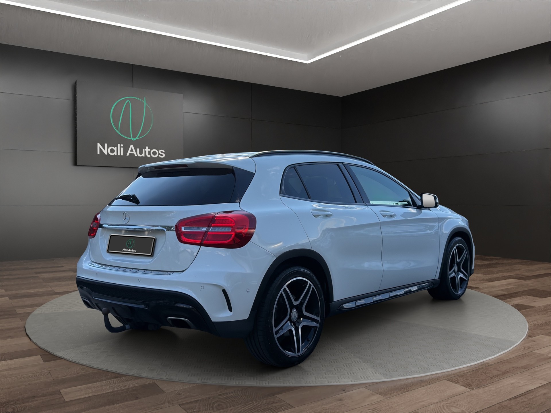 MERCEDES-BENZ GLA 250 AMG Line 4Matic 7G-DCT-image-7