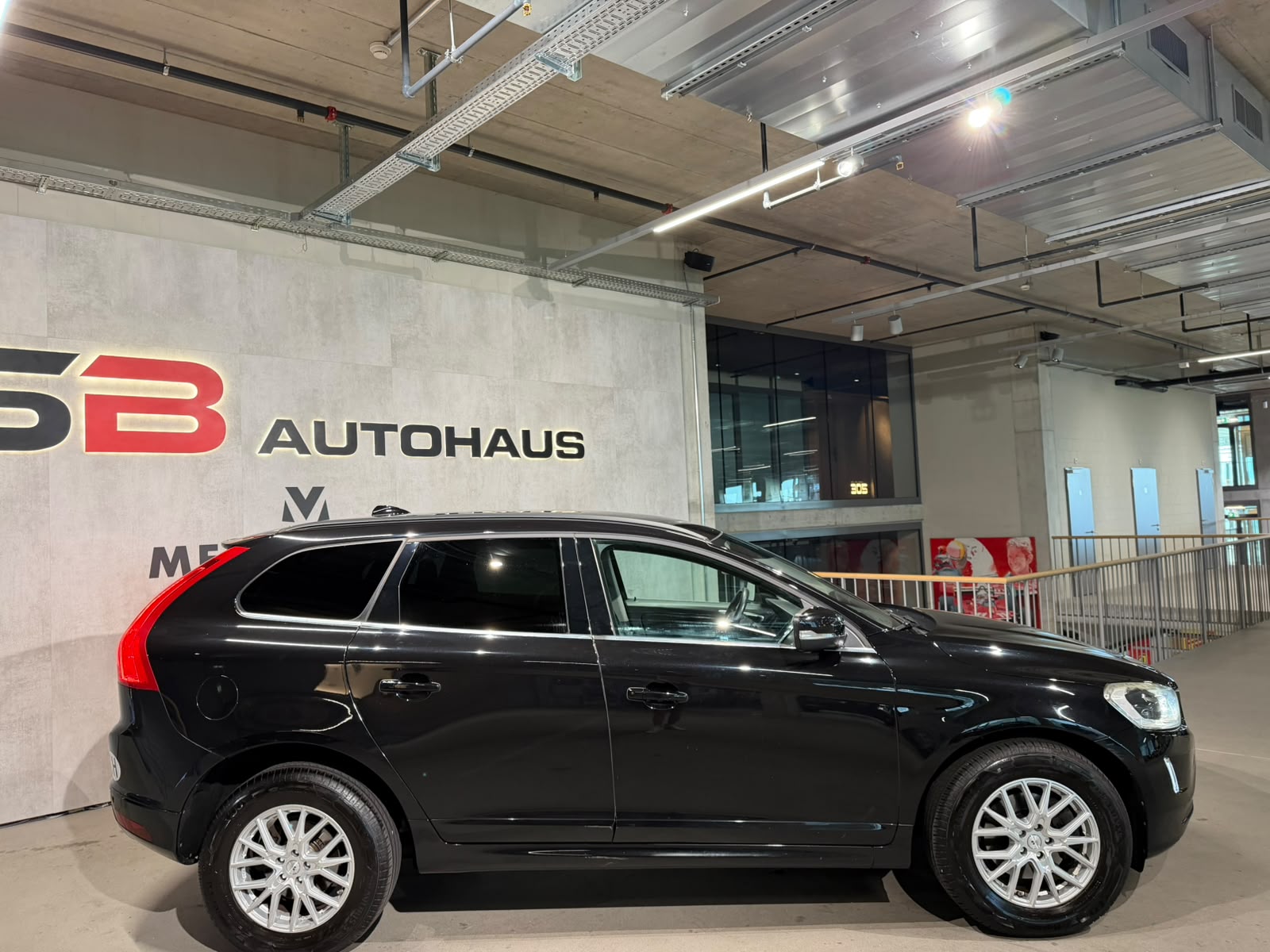 VOLVO XC60 D4 AWD Momentum Geartronic (CH)-image-5
