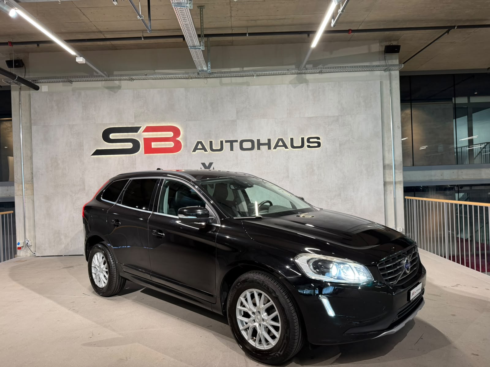 VOLVO XC60 D4 AWD Momentum Geartronic (CH)