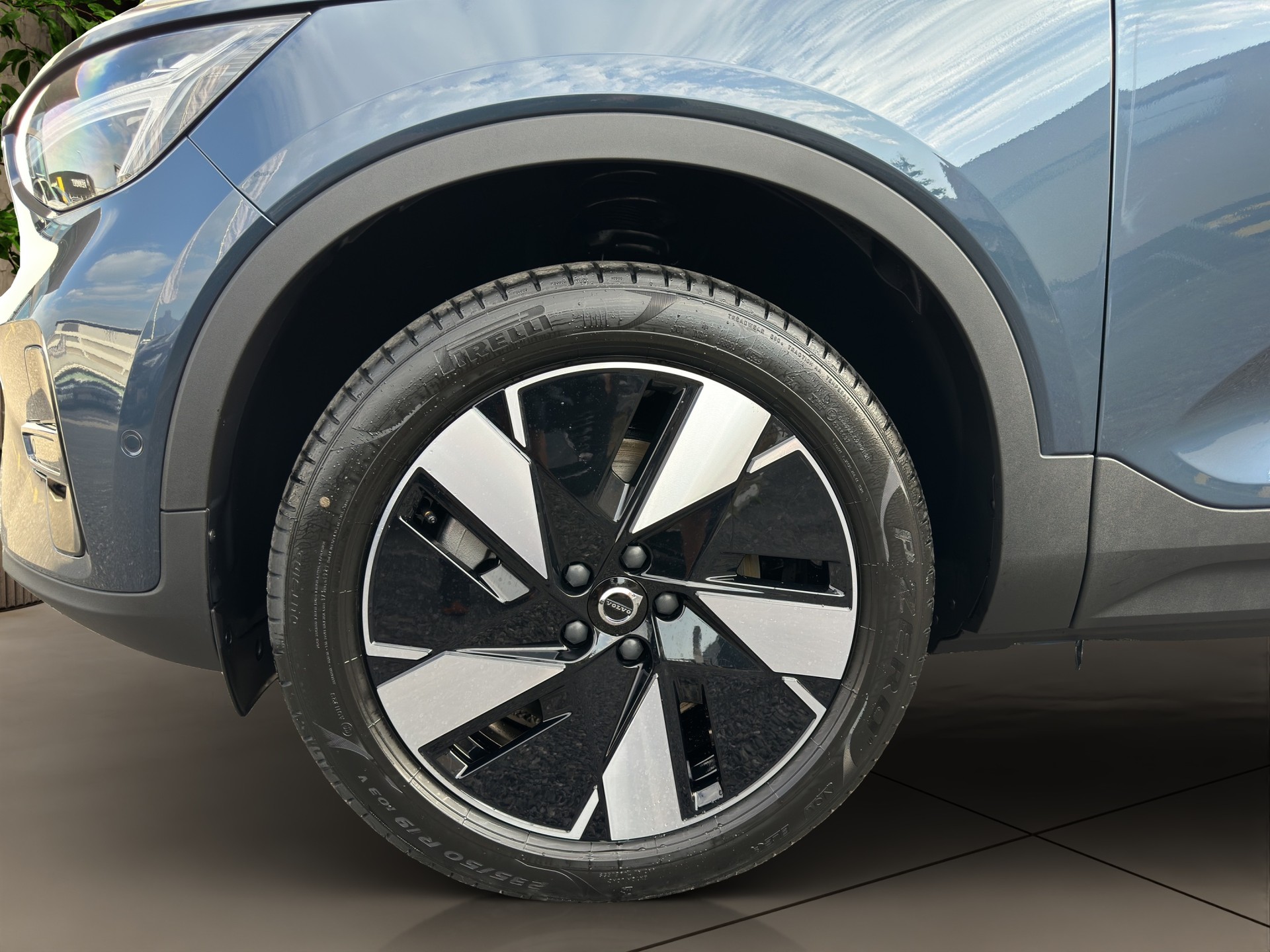 VOLVO EX40 Twin Plus AWD-image-8