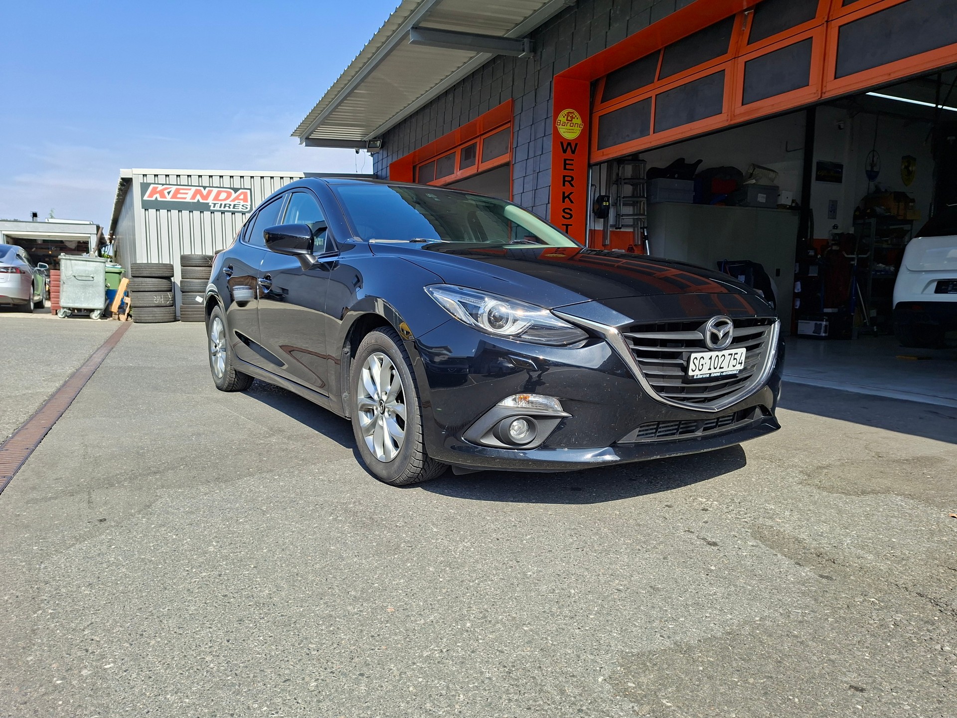 MAZDA 3 2.2 16V CD Revolution-showroom-element-1