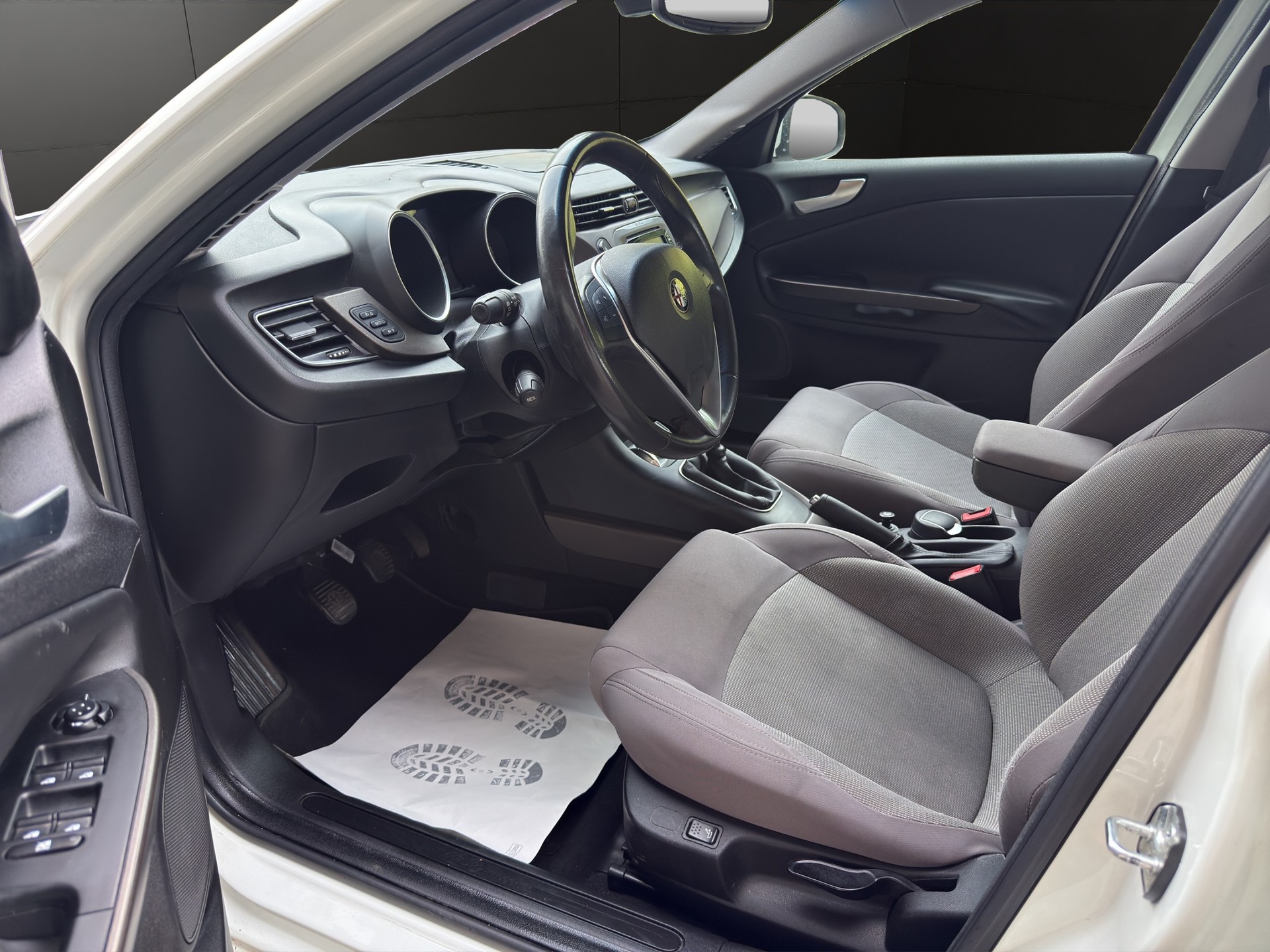 ALFA ROMEO Giulietta 1.4 MultiAir Distinctive-image-9