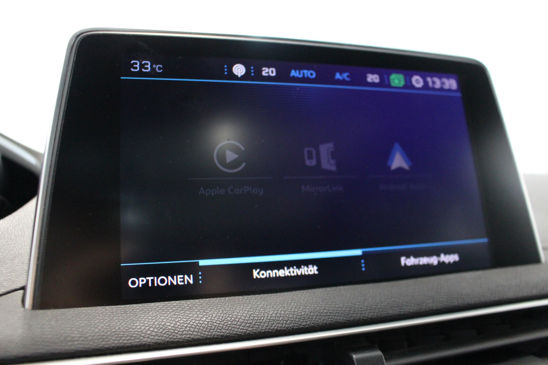 PEUGEOT 3008 2.0 BlueHDi 180 GT-image-21