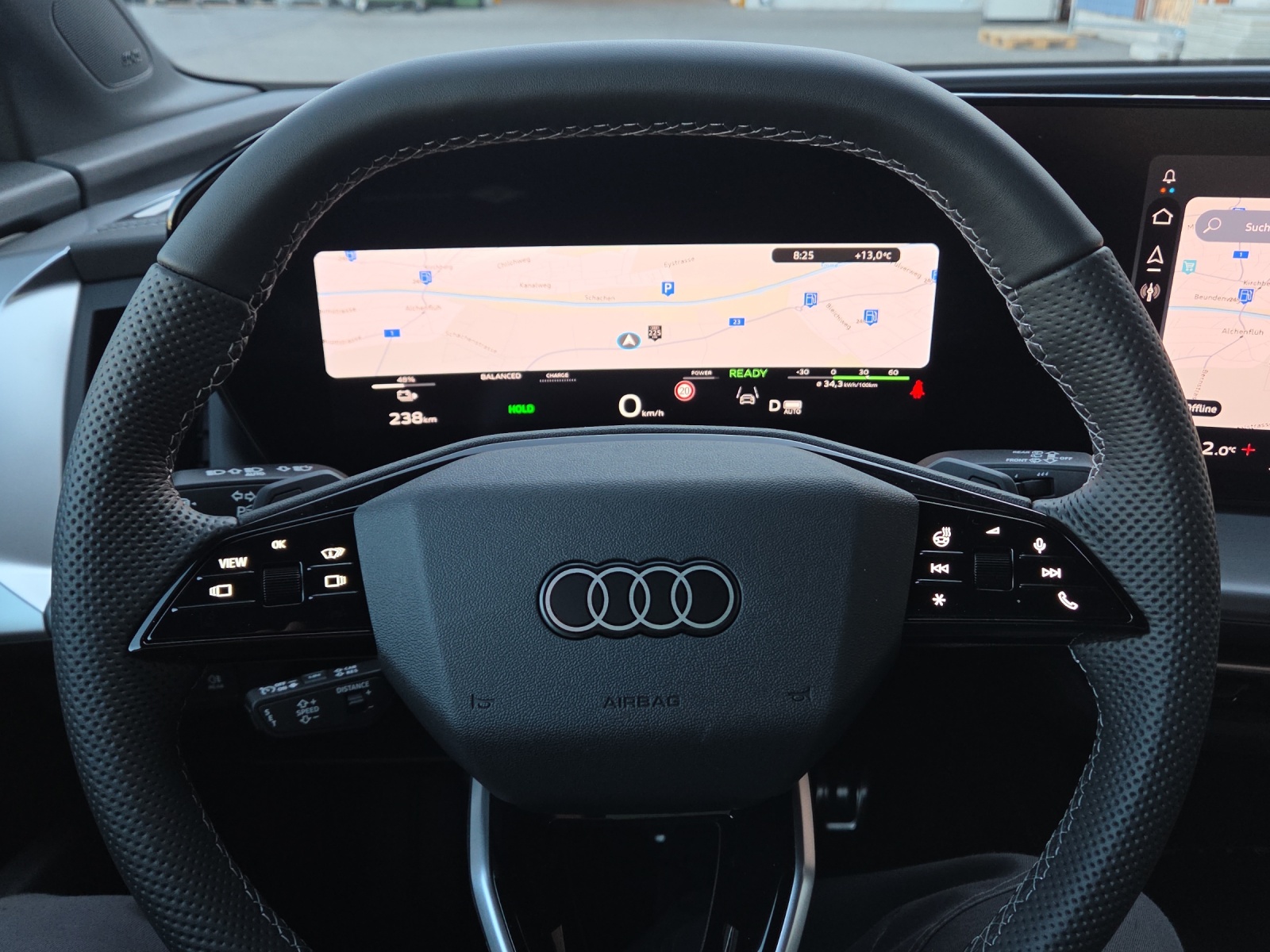 AUDI Q4 e-tron SUV quattro performance Swiss Ski-image-11