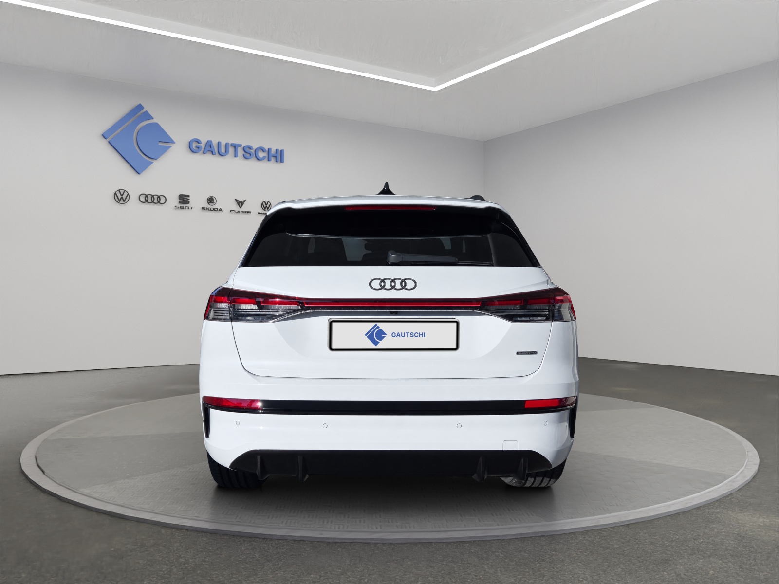 AUDI Q4 e-tron SUV quattro performance Swiss Ski-image-3