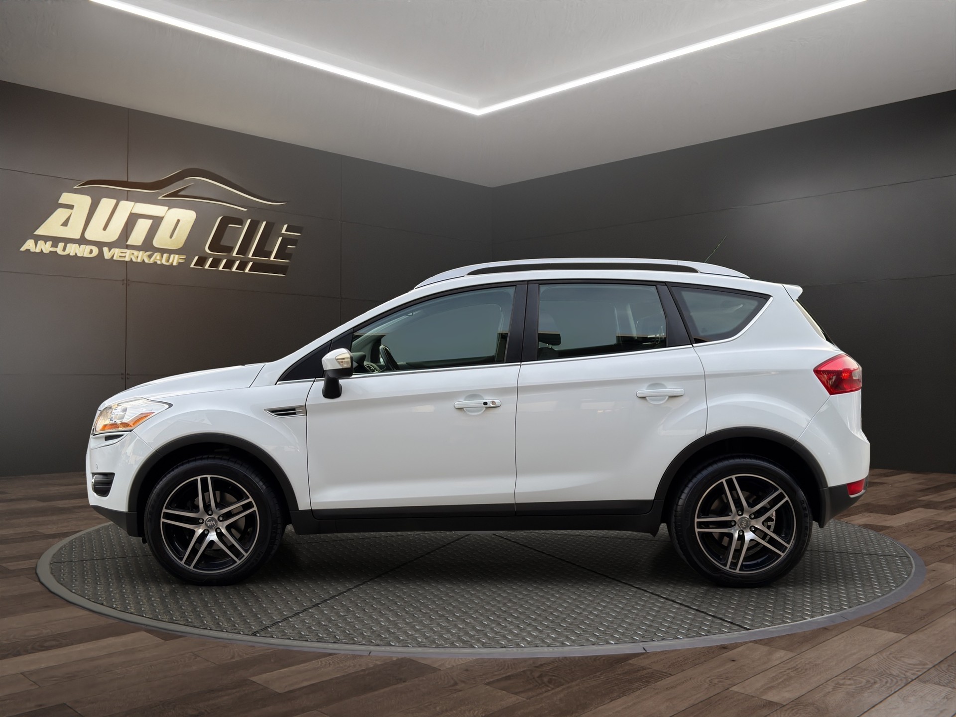 FORD Kuga 2.0 TDCi Titanium 4WD PowerShift Anhängelast 2500Kg-image-3