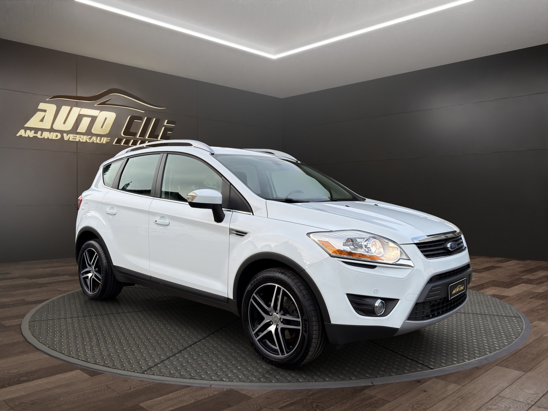 FORD Kuga 2.0 TDCi Titanium 4WD PowerShift Anhängelast 2500Kg-image-2