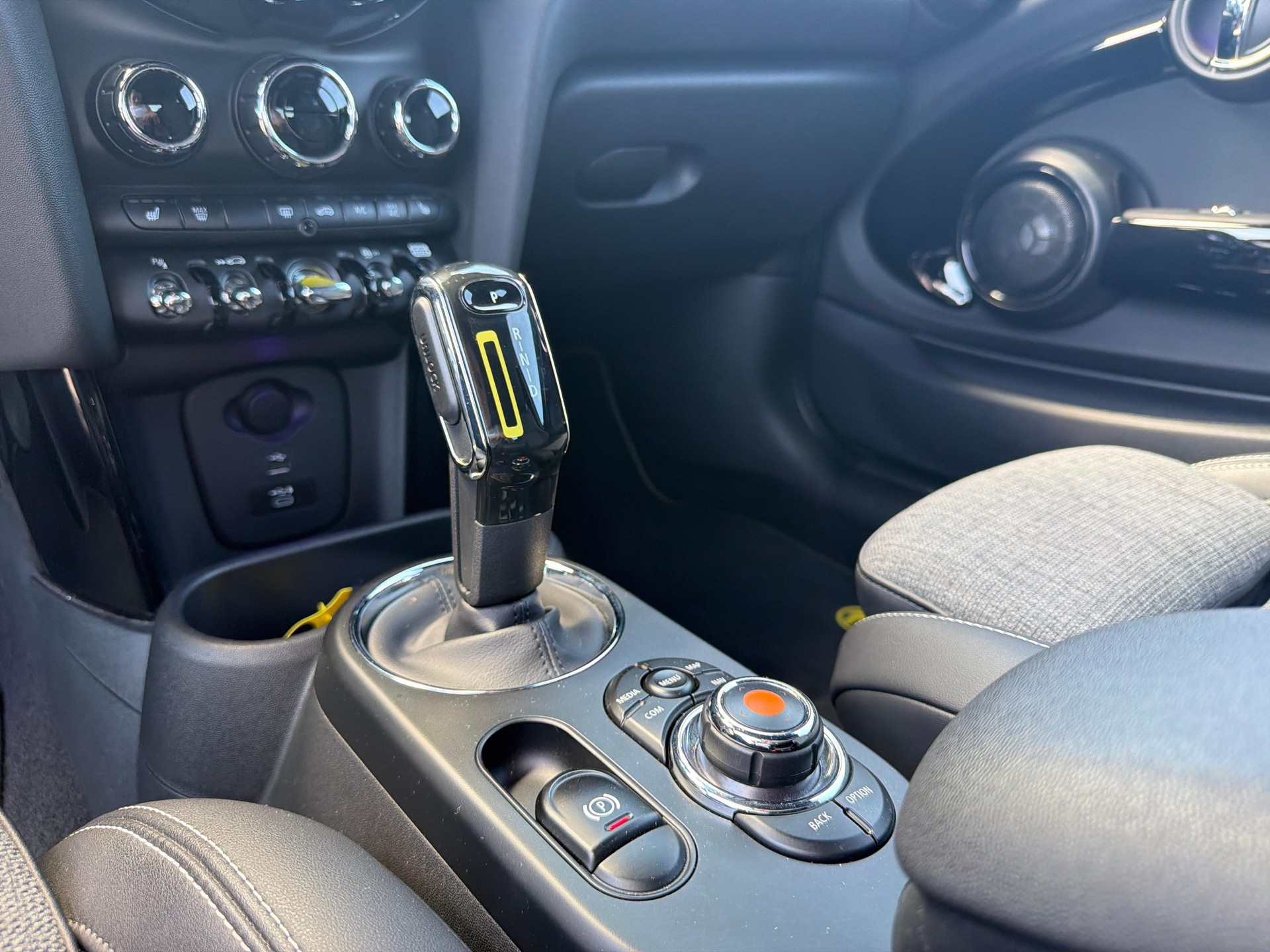 MINI F56 Cooper SE-image-16