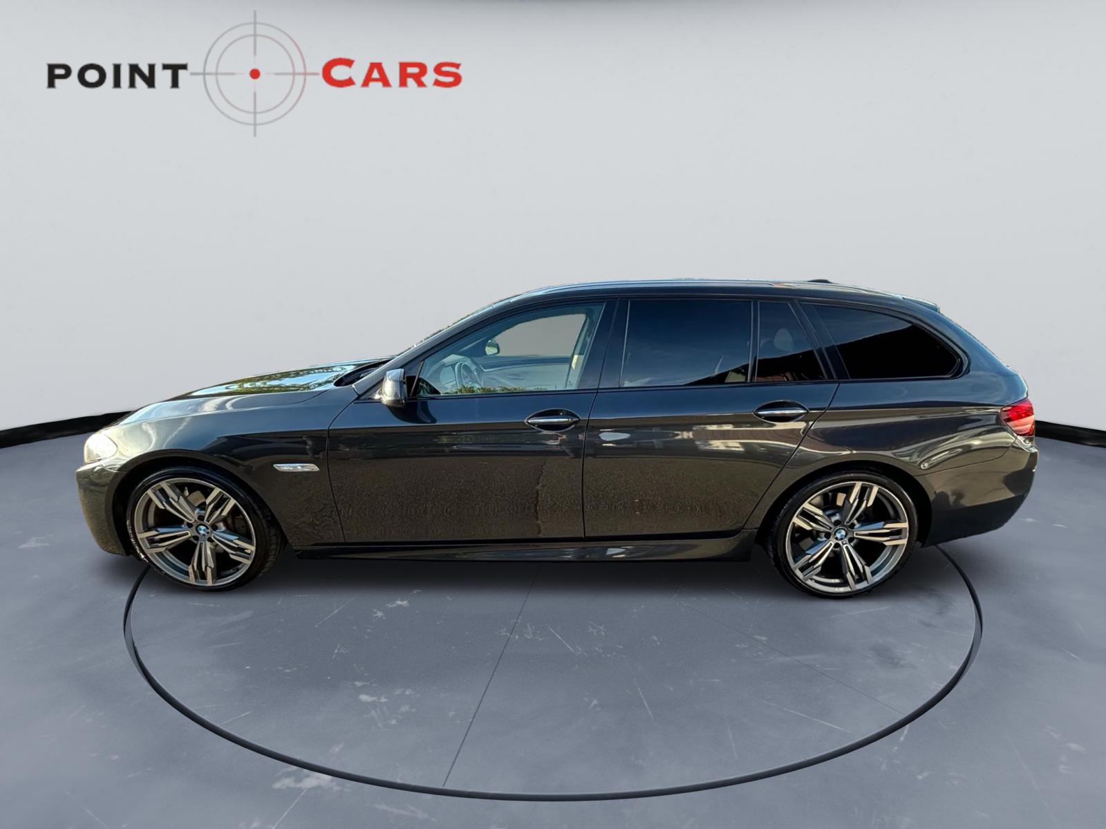 BMW 530d xDrive Touring Steptronic M-Paket-showroom-element-1