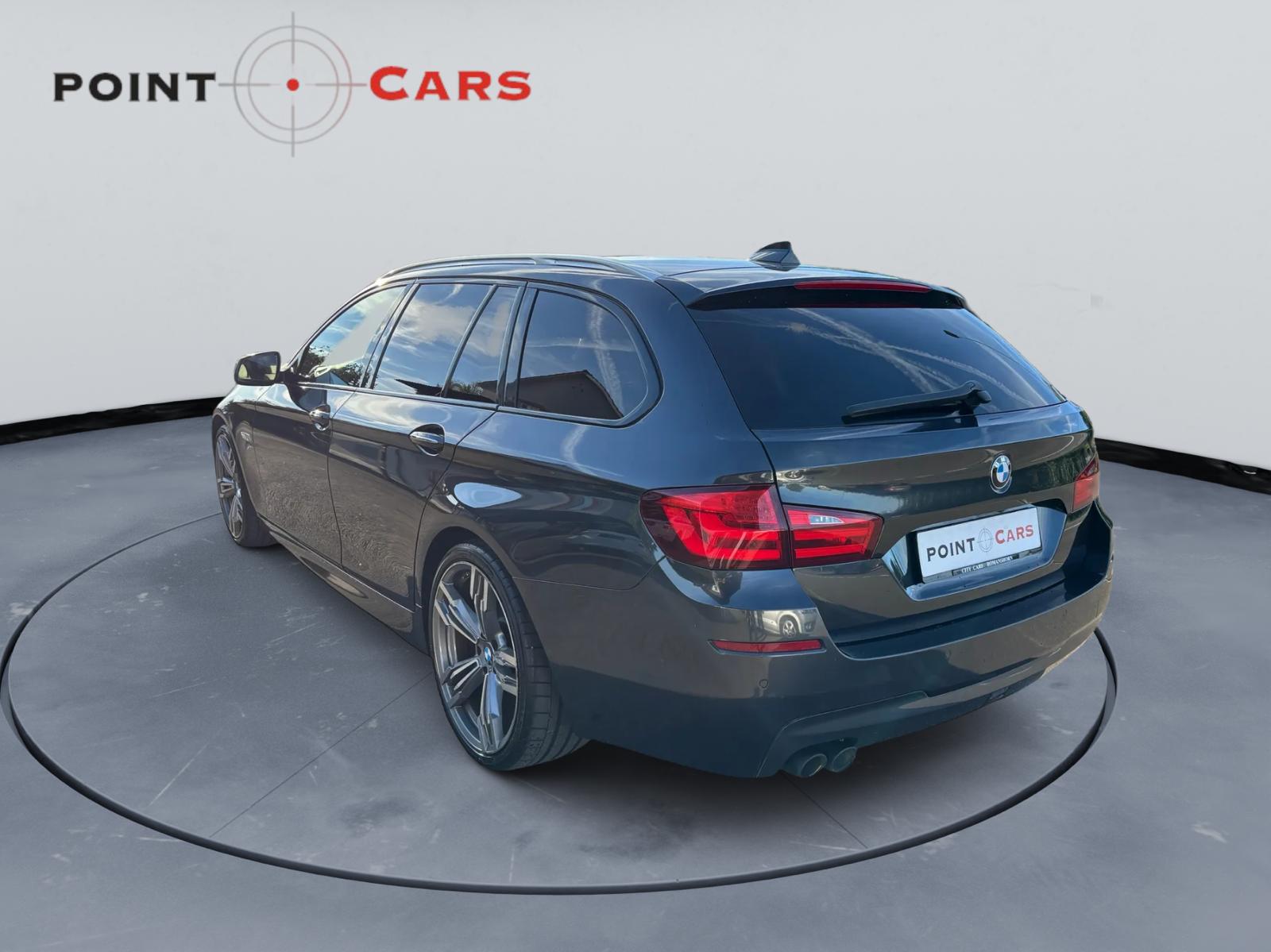 BMW 530d xDrive Touring Steptronic M-Paket-showroom-element-2