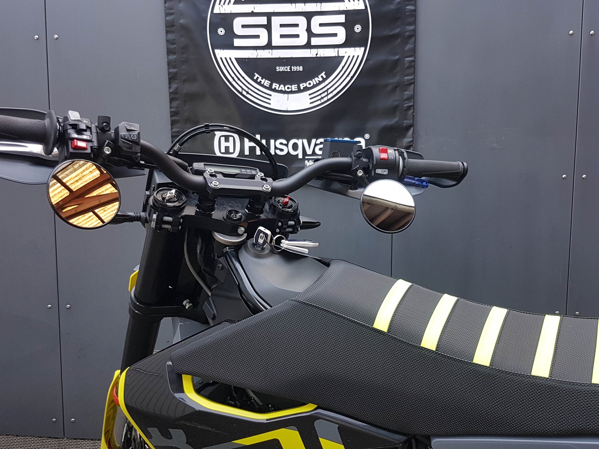 HUSQVARNA 701 Supermoto (35kW)-image-4