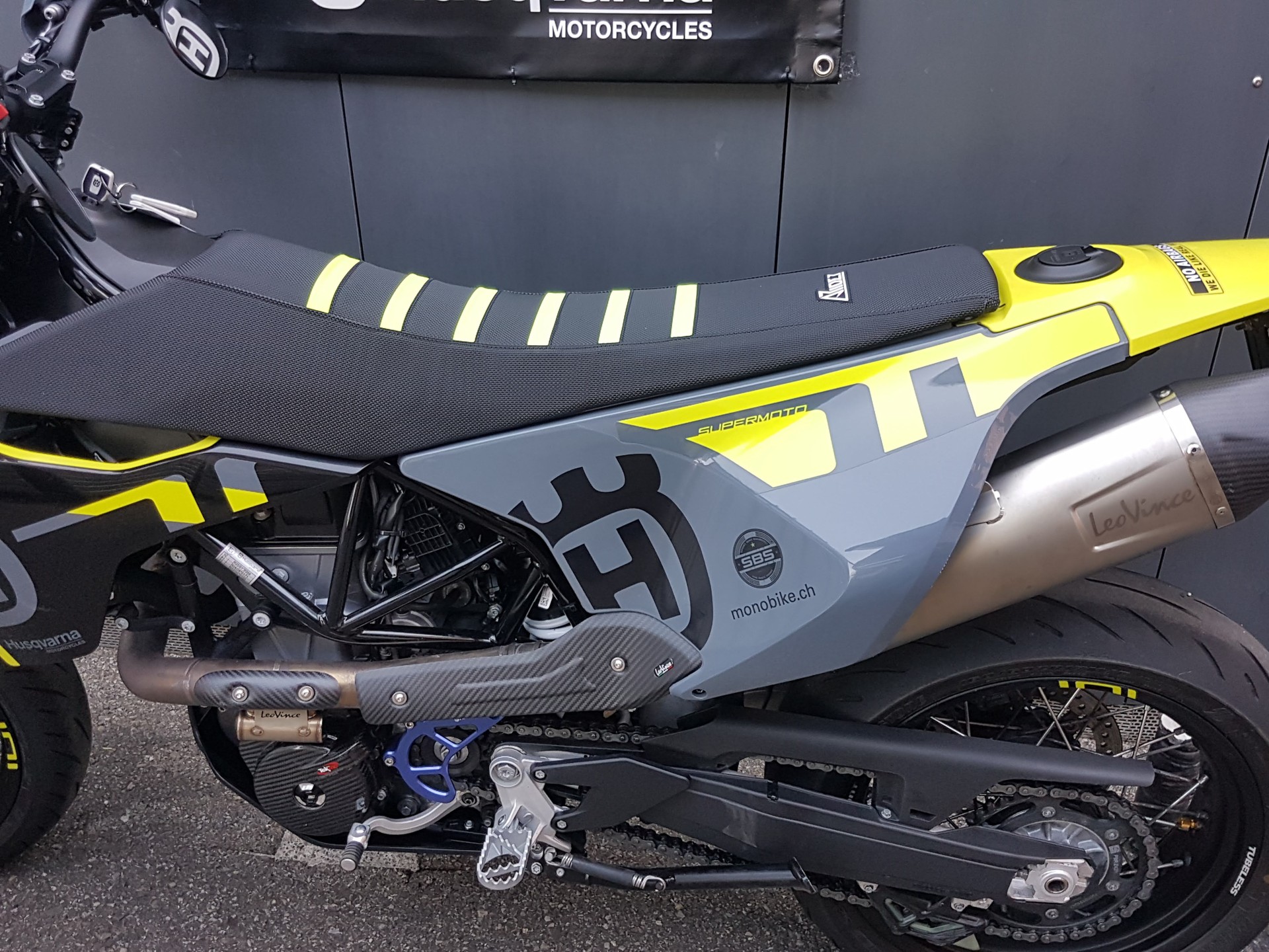HUSQVARNA 701 Supermoto (35kW)-image-5