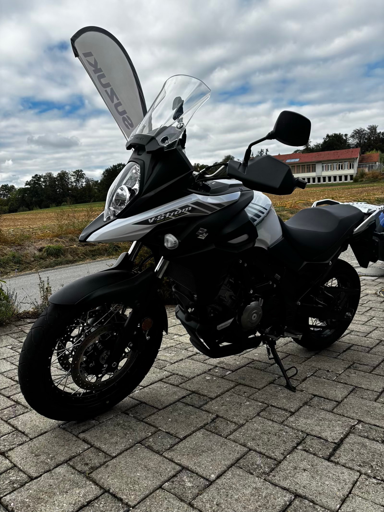 SUZUKI DL 650 XA ABS L7-image-4