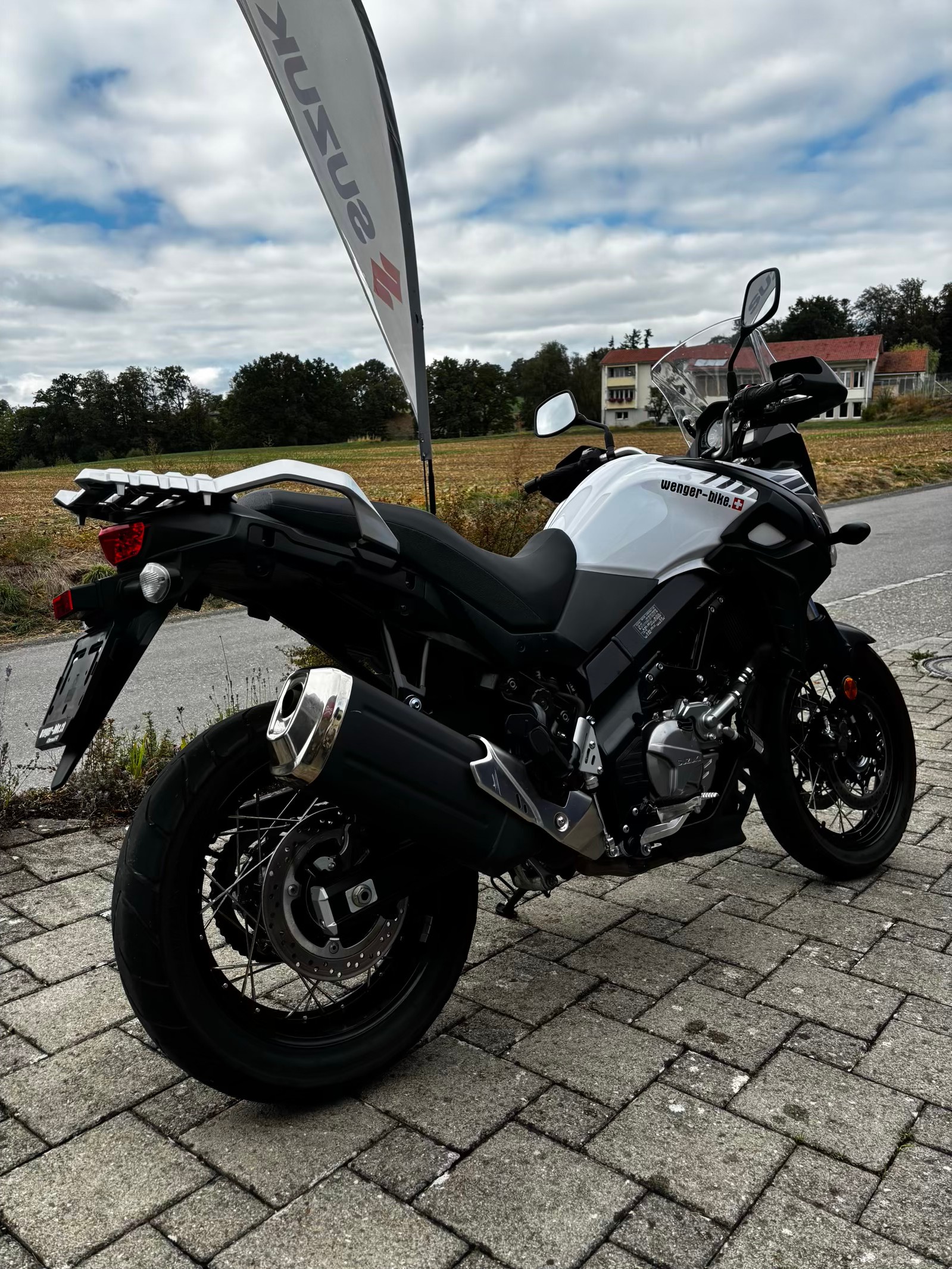 SUZUKI DL 650 XA ABS L7-image-2