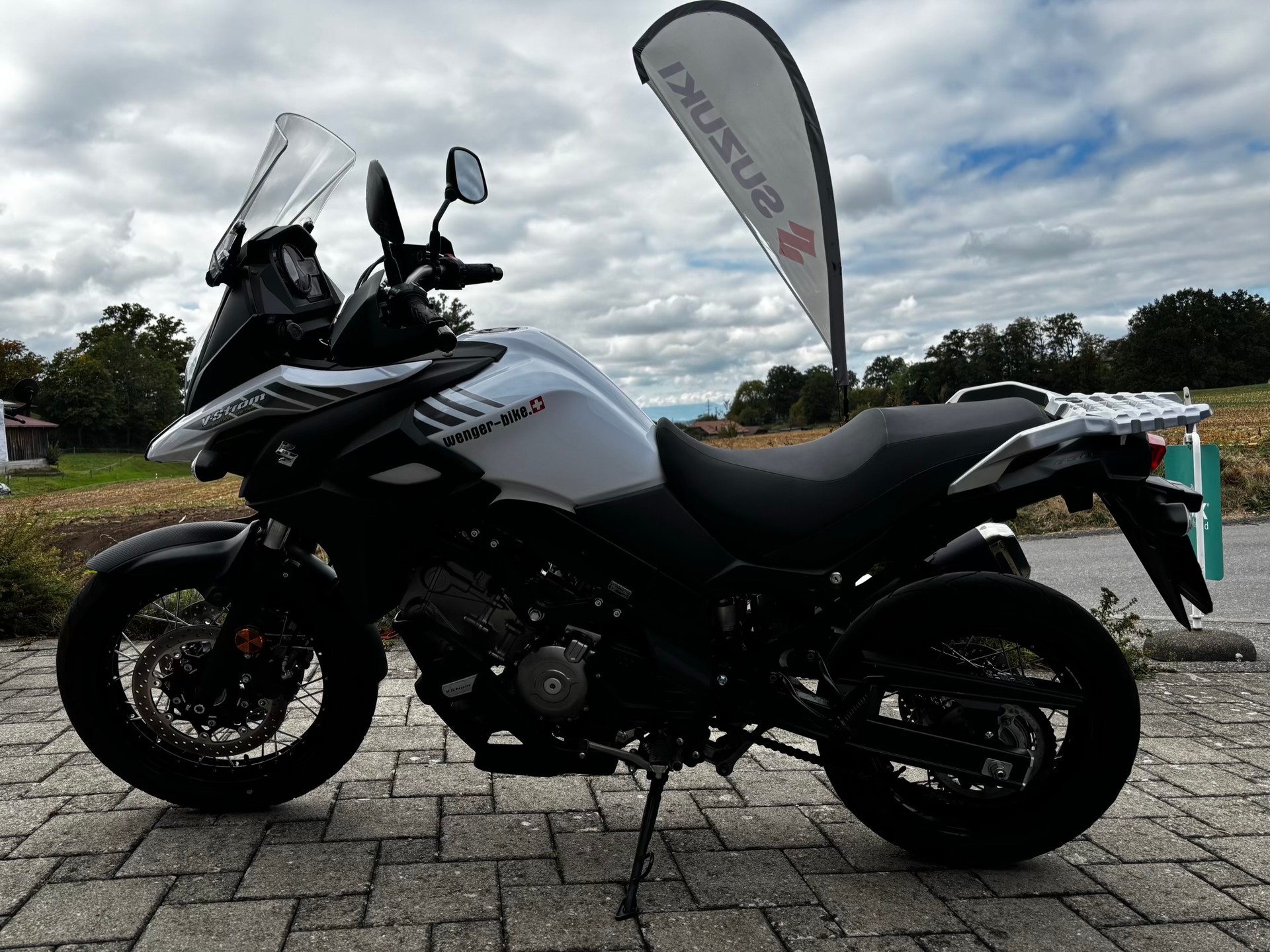 SUZUKI DL 650 XA ABS L7-image-1
