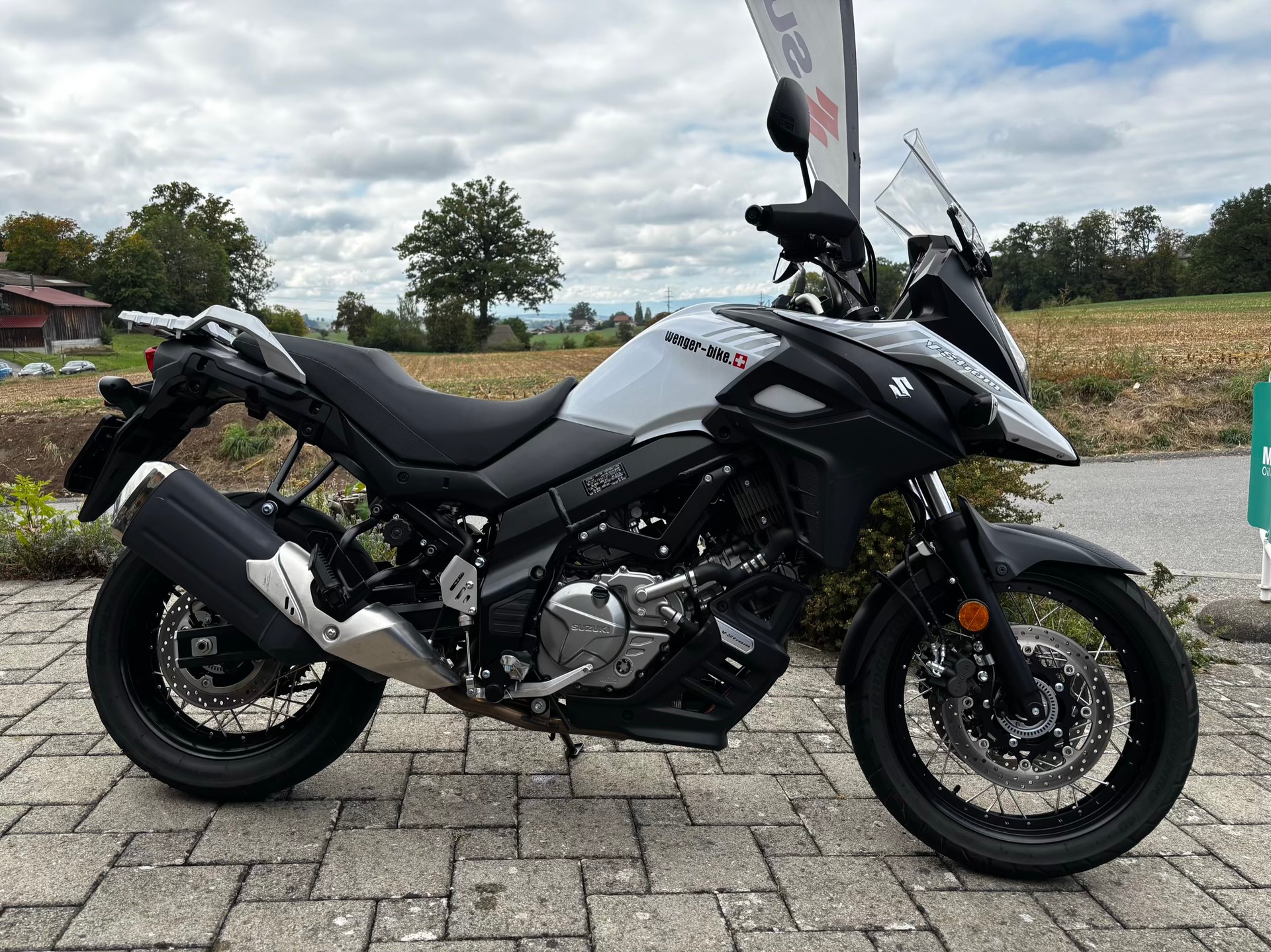 SUZUKI DL 650 XA ABS L7-image-0