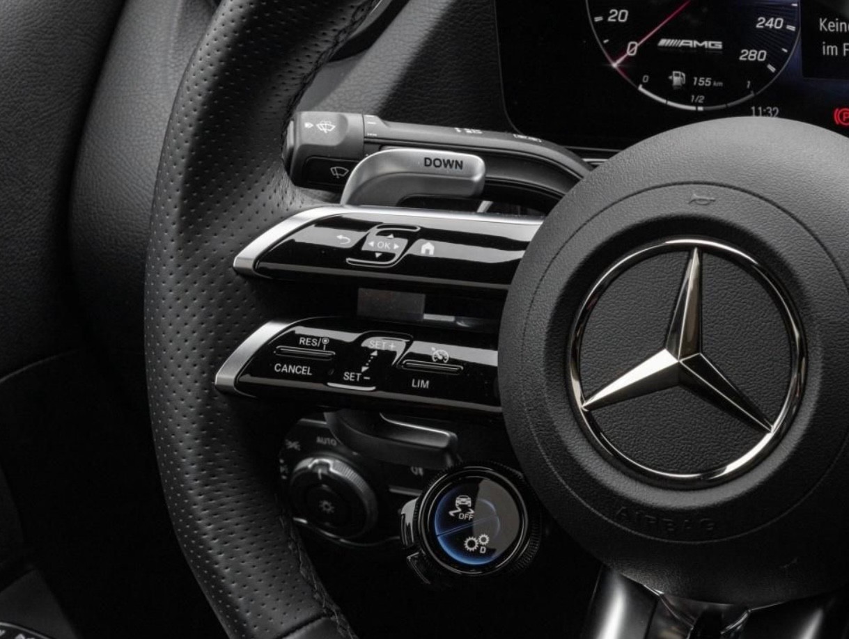 MERCEDES-BENZ GLA AMG 35 4Matic 8G-DCT-image-8