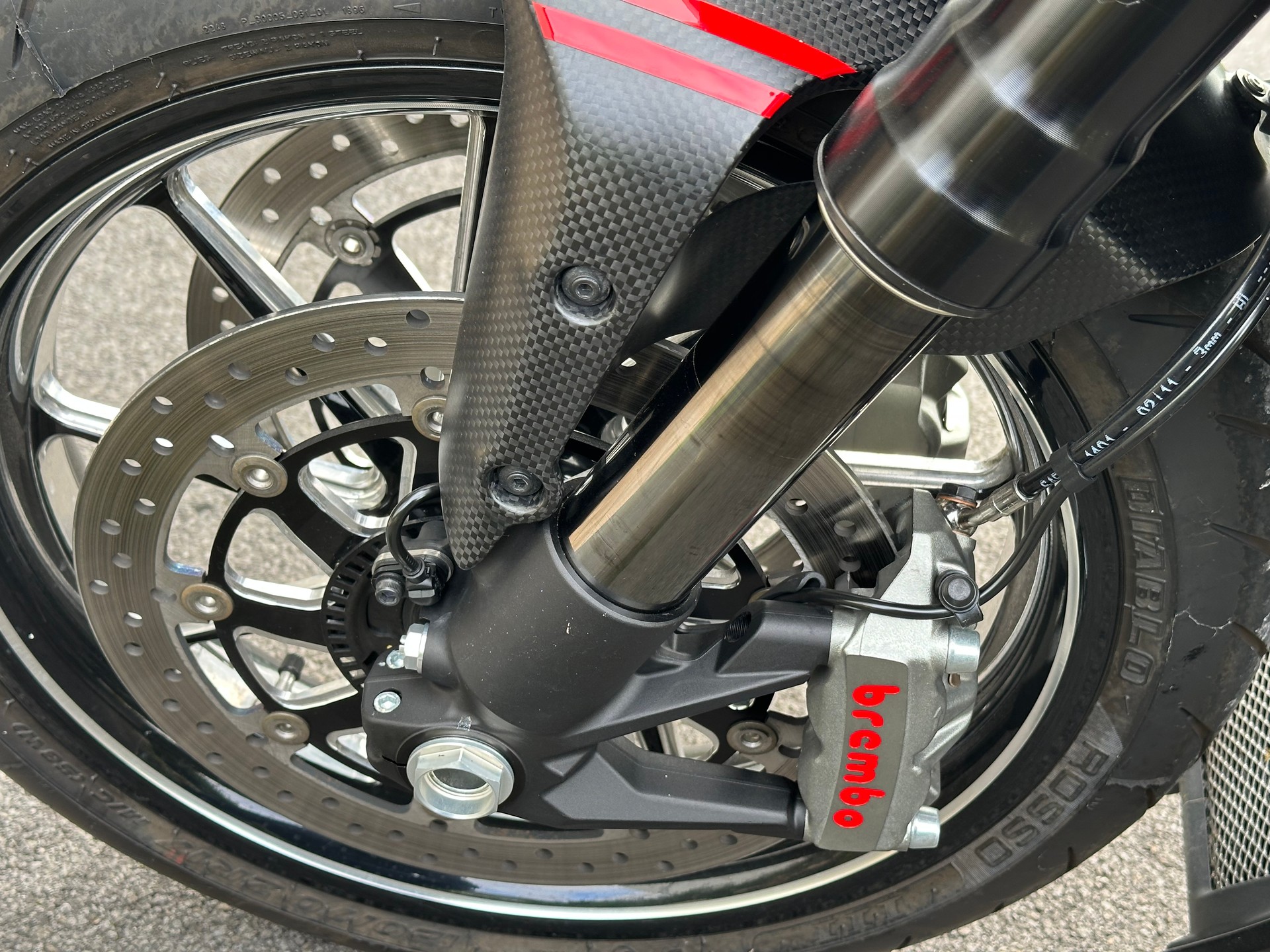 DUCATI Diavel 1200 Carbon-image-7