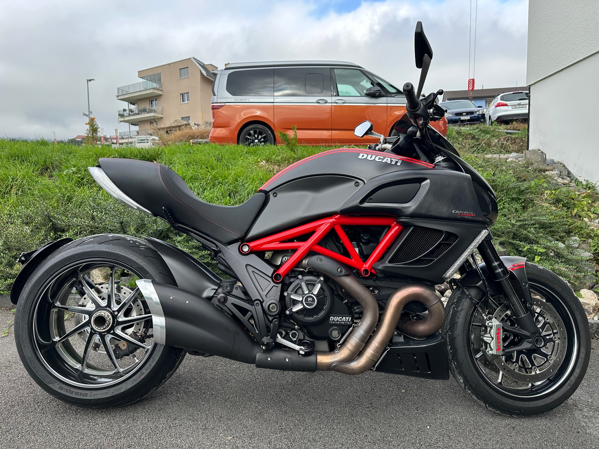 DUCATI Diavel 1200 Carbon-image-0