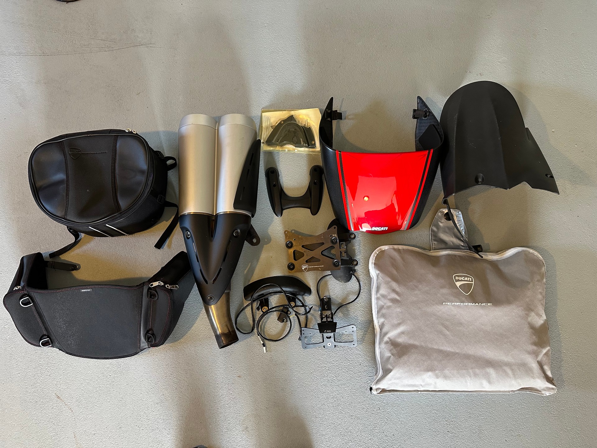 DUCATI Diavel 1200 Carbon-image-13