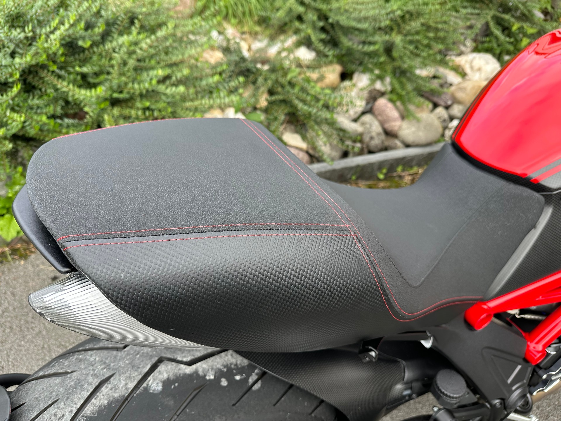 DUCATI Diavel 1200 Carbon-image-9