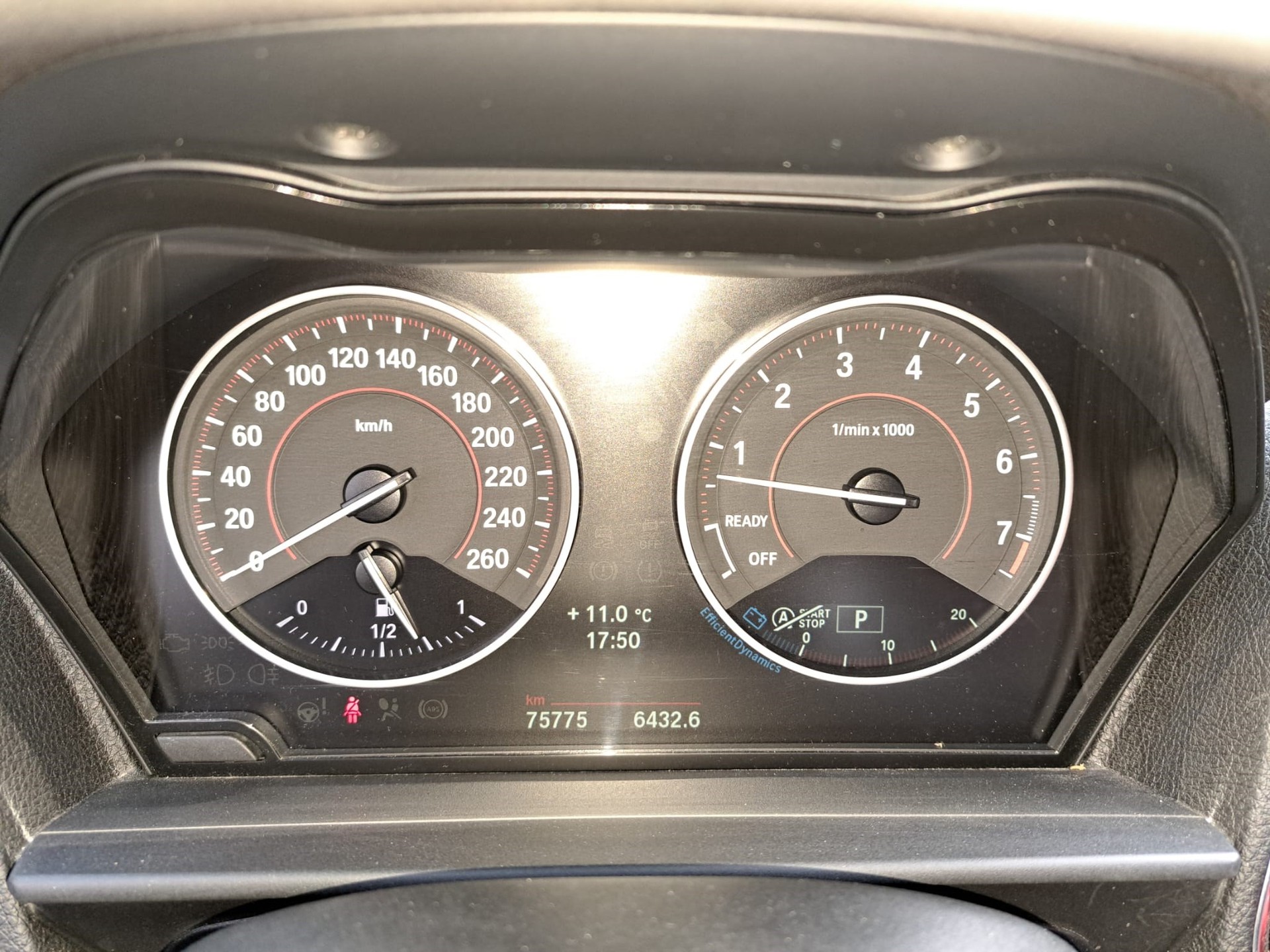 BMW M135i xDrive Steptronic-image-6