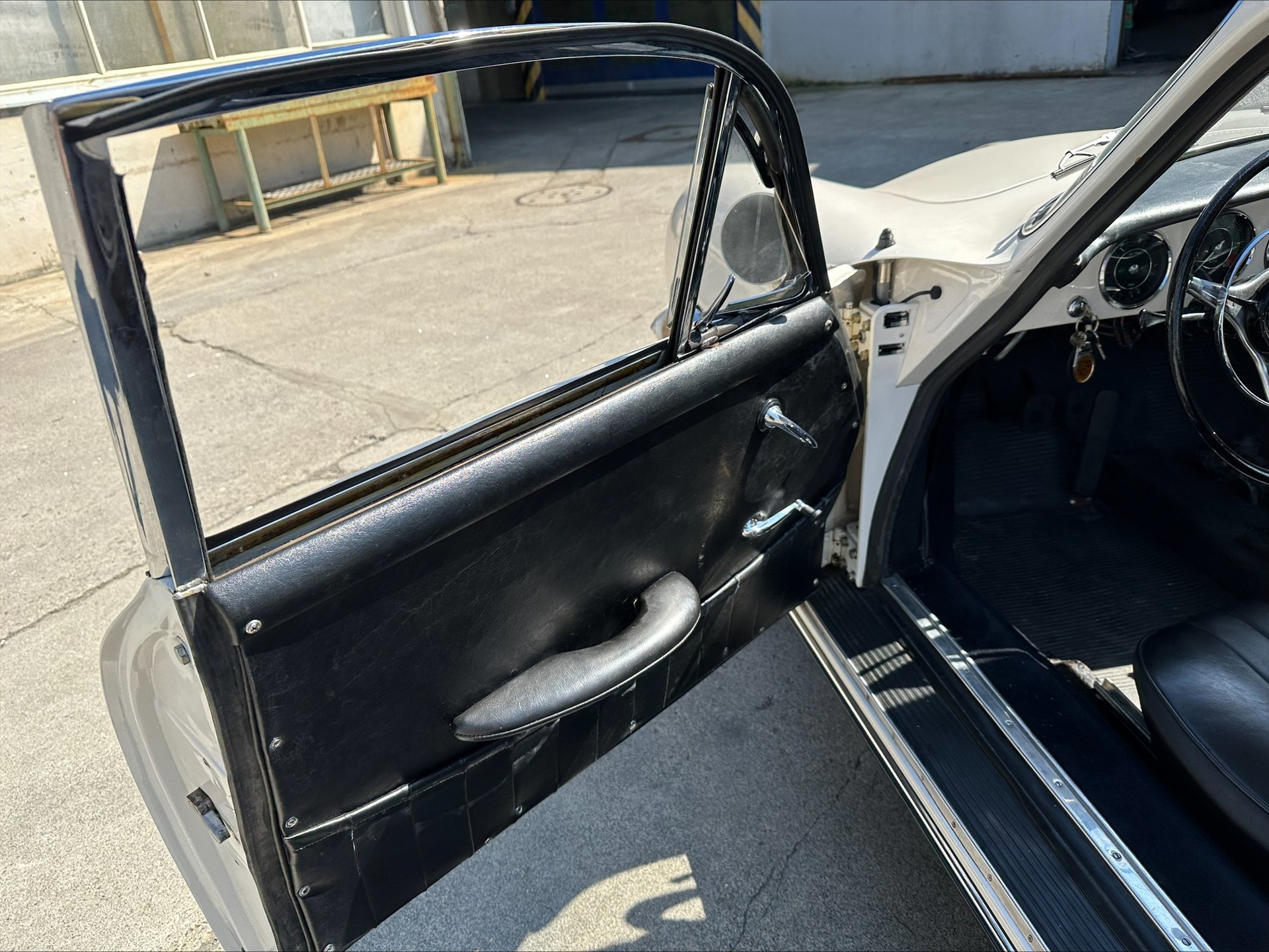 PORSCHE 356 C-image-8