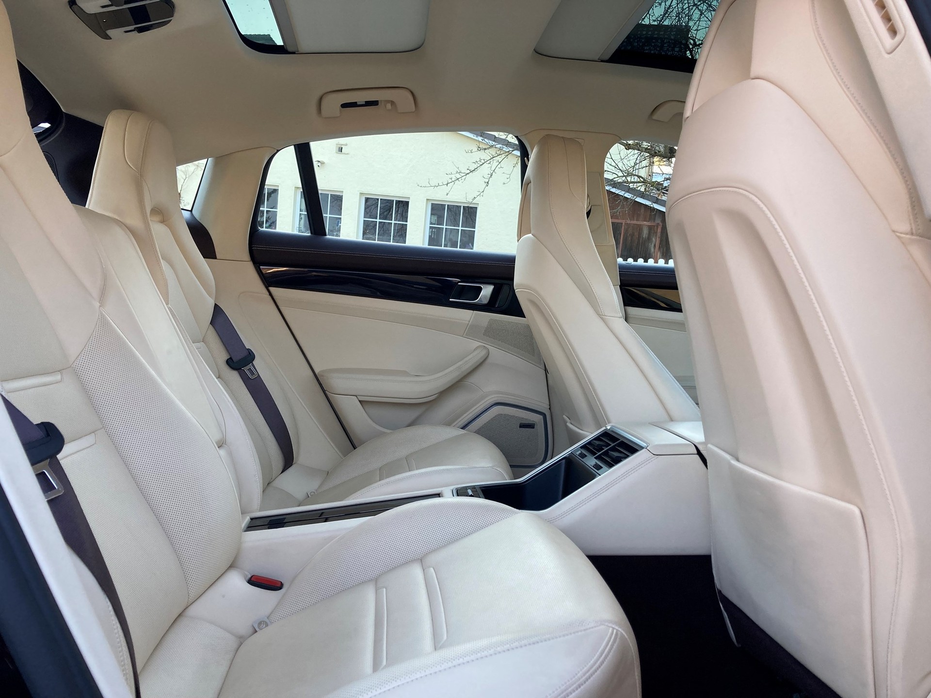 PORSCHE Panamera 4 E-Hybrid PDK-image-9