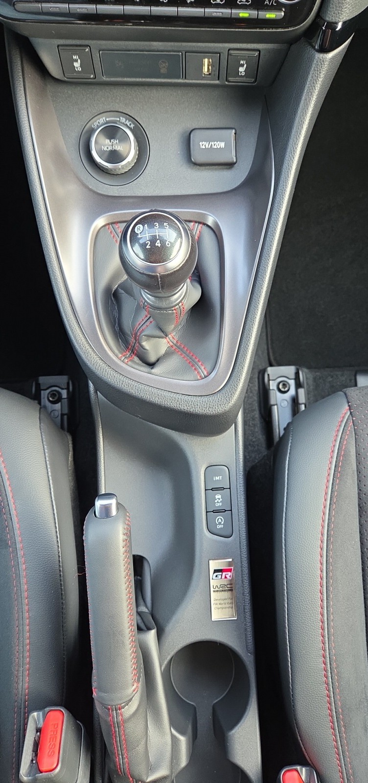 TOYOTA Yaris 1.6 GR Sport-image-15