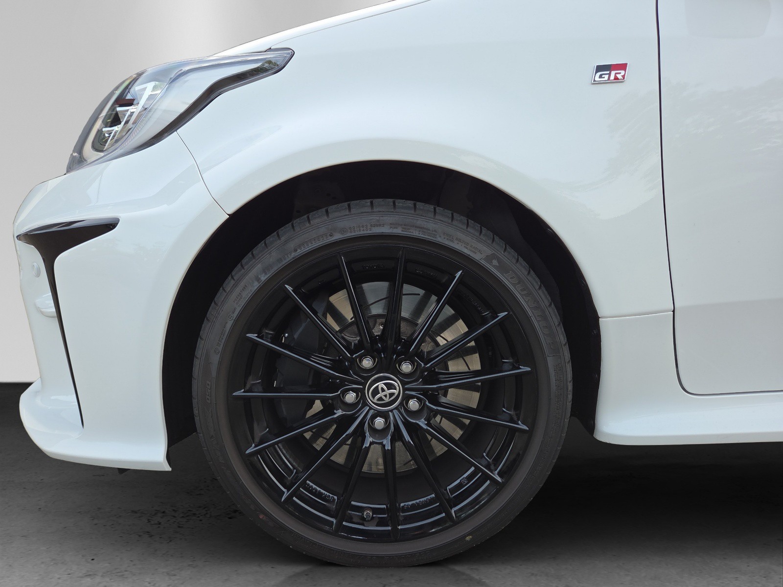 TOYOTA Yaris 1.6 GR Sport-image-8