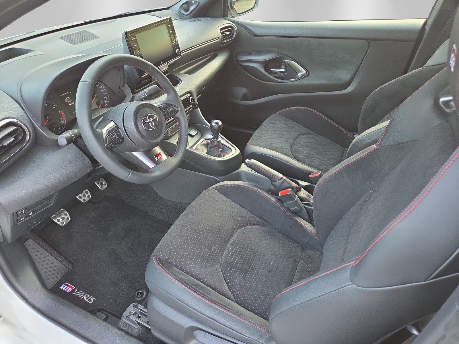 TOYOTA Yaris 1.6 GR Sport-image-11