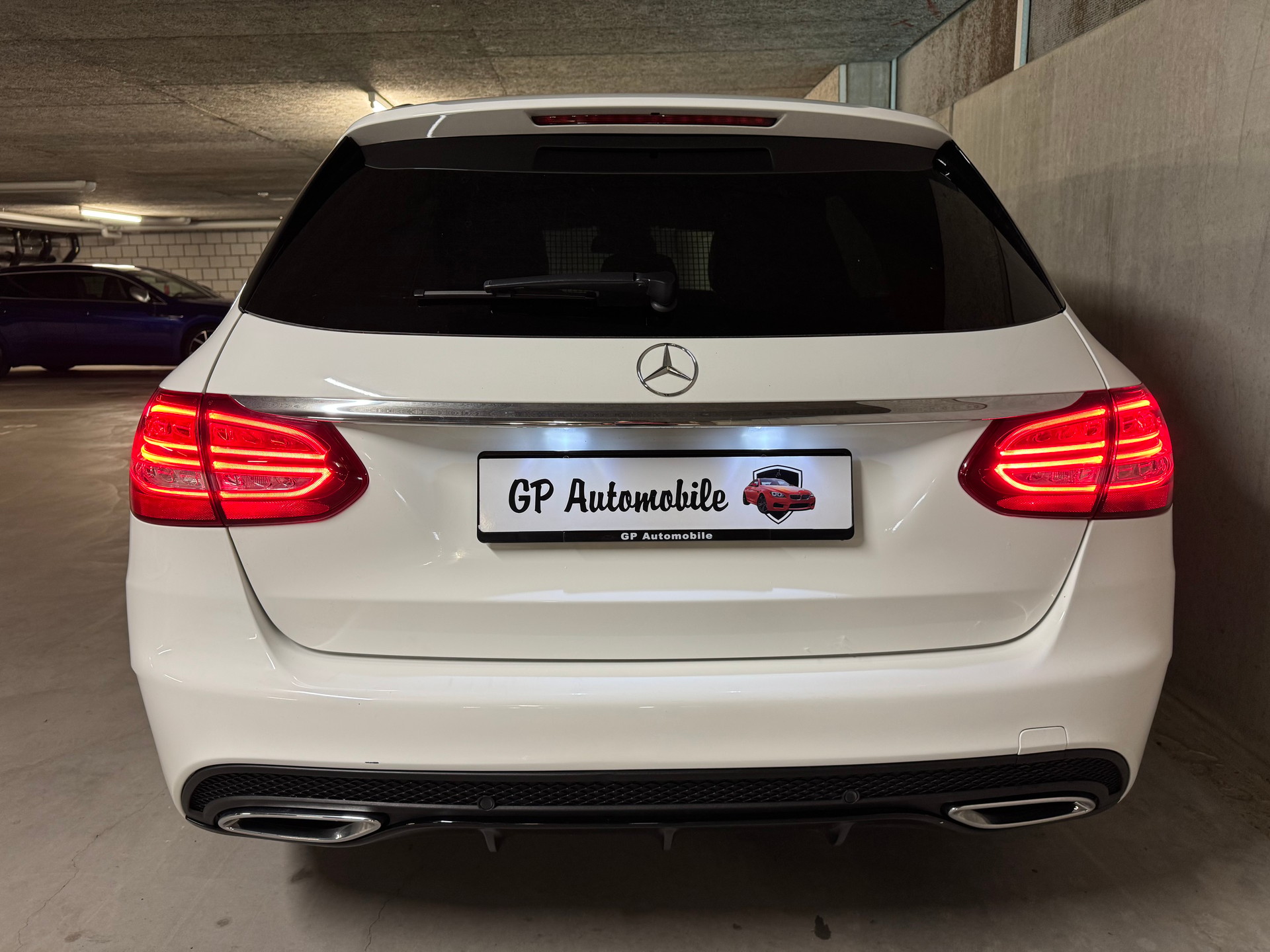 MERCEDES-BENZ C 250 BlueTEC AMG Line 4Matic 7G-Tronic-image-15
