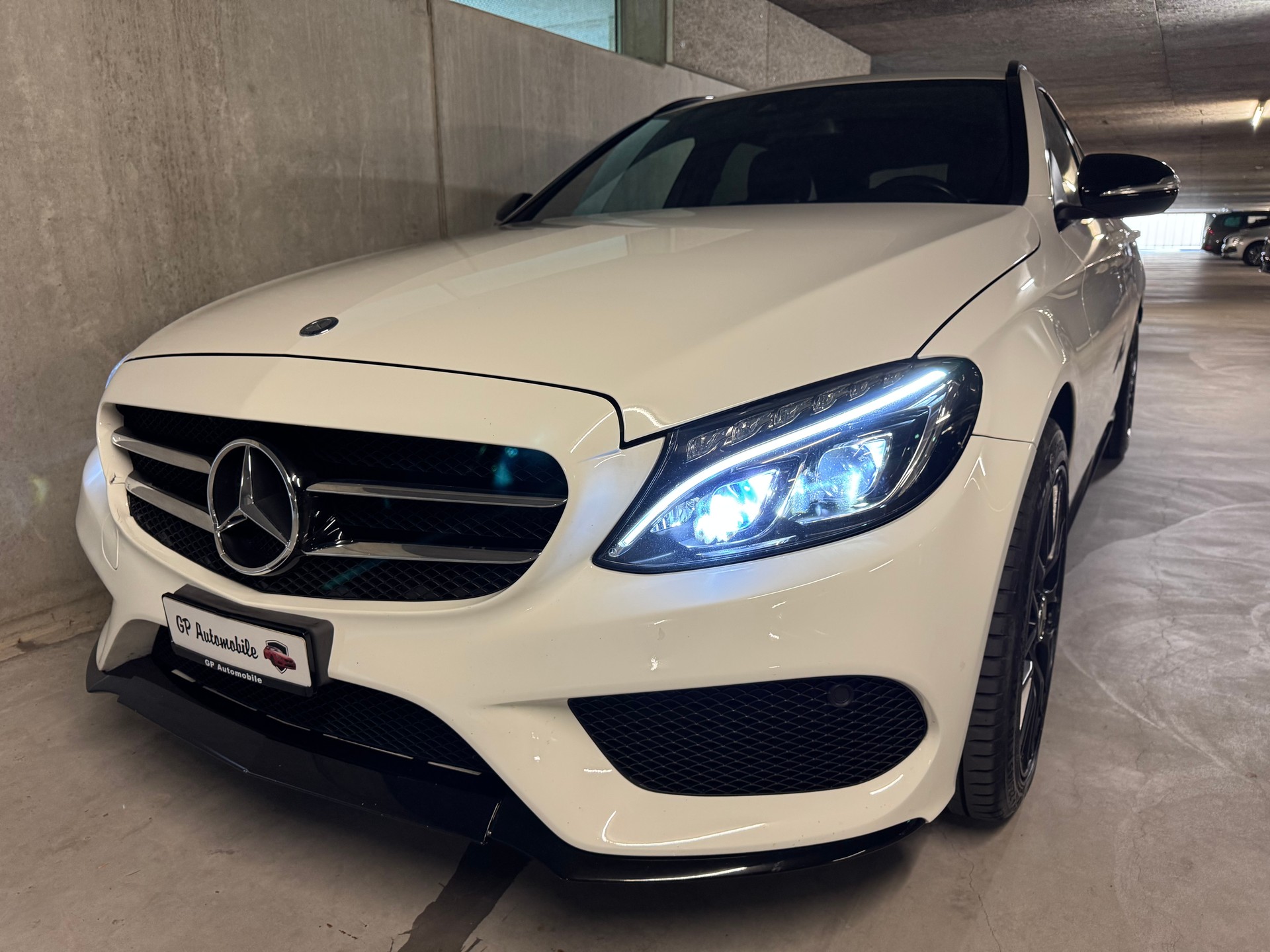 MERCEDES-BENZ C 250 BlueTEC AMG Line 4Matic 7G-Tronic-image-10