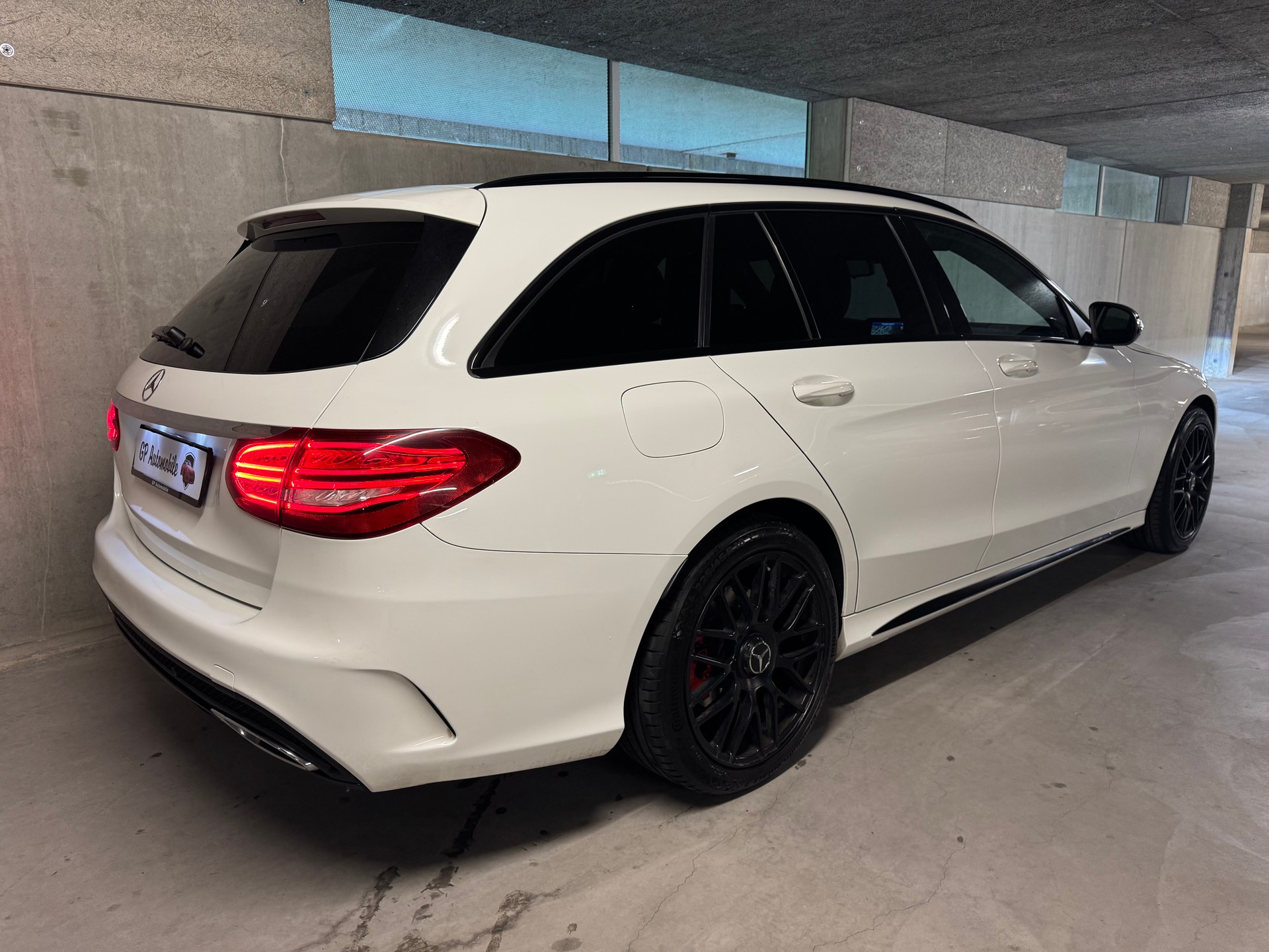MERCEDES-BENZ C 250 BlueTEC AMG Line 4Matic 7G-Tronic-image-18