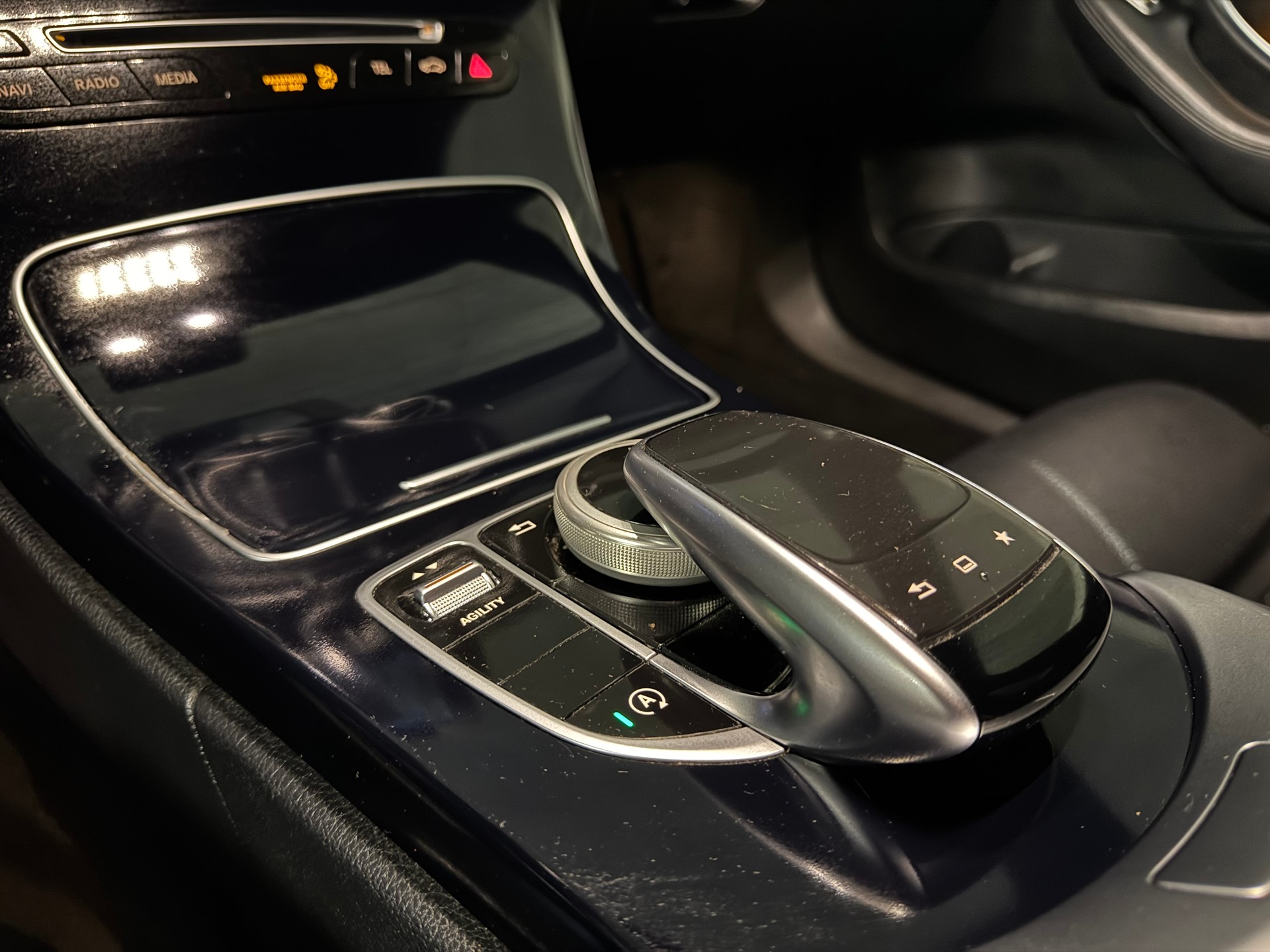 MERCEDES-BENZ C 250 BlueTEC AMG Line 4Matic 7G-Tronic-image-29