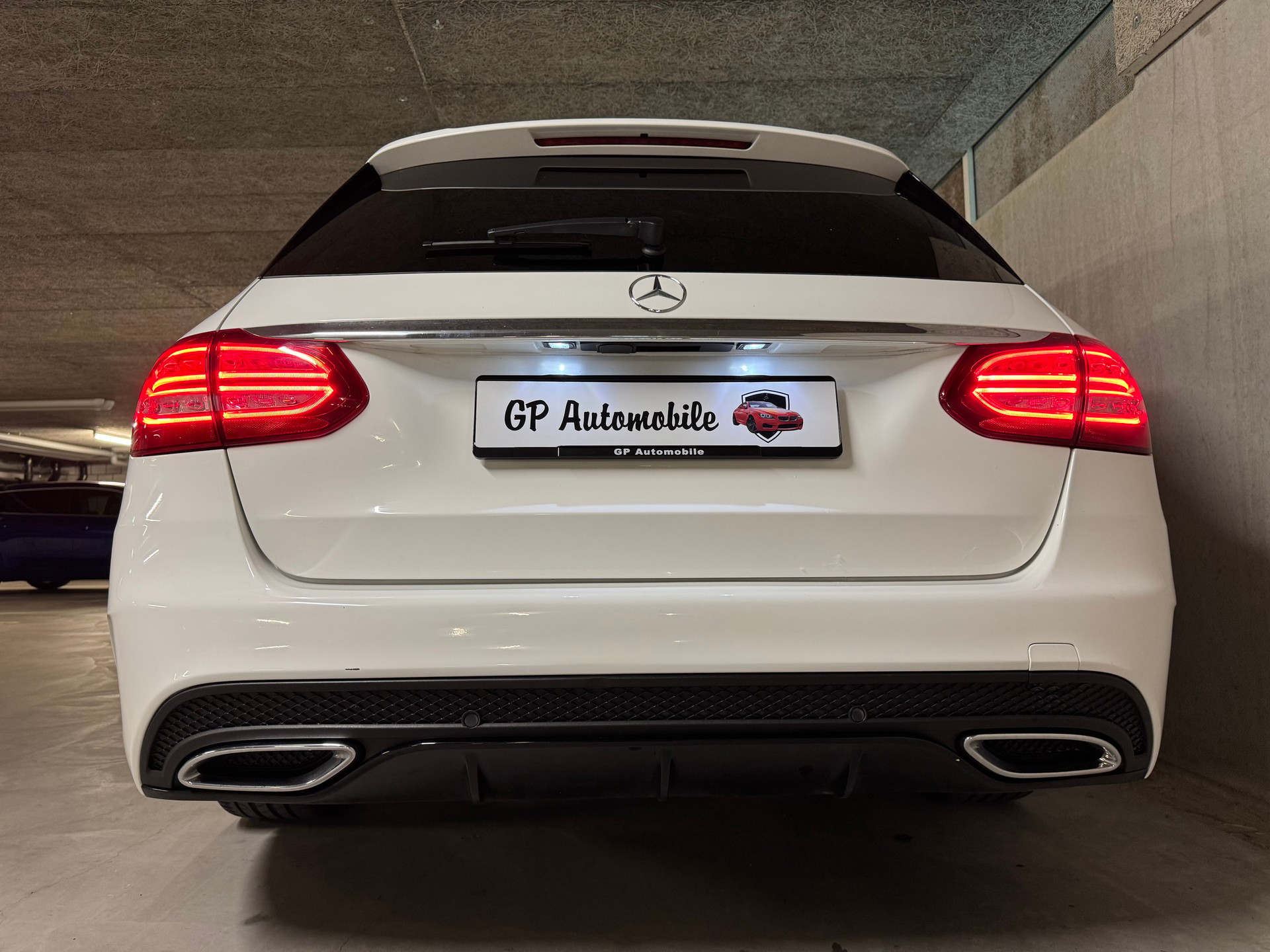 MERCEDES-BENZ C 250 BlueTEC AMG Line 4Matic 7G-Tronic-image-16