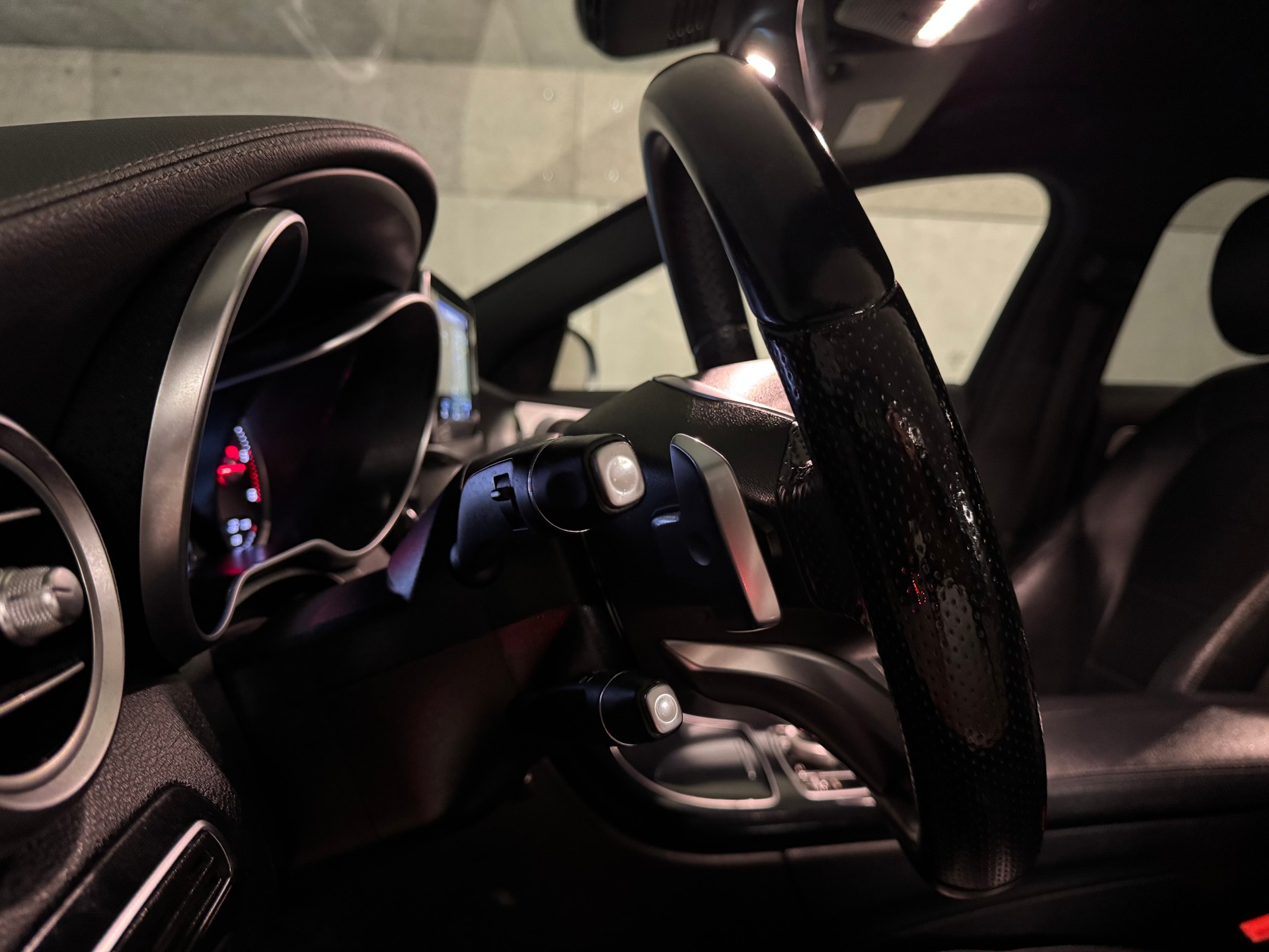 MERCEDES-BENZ C 250 BlueTEC AMG Line 4Matic 7G-Tronic-image-24